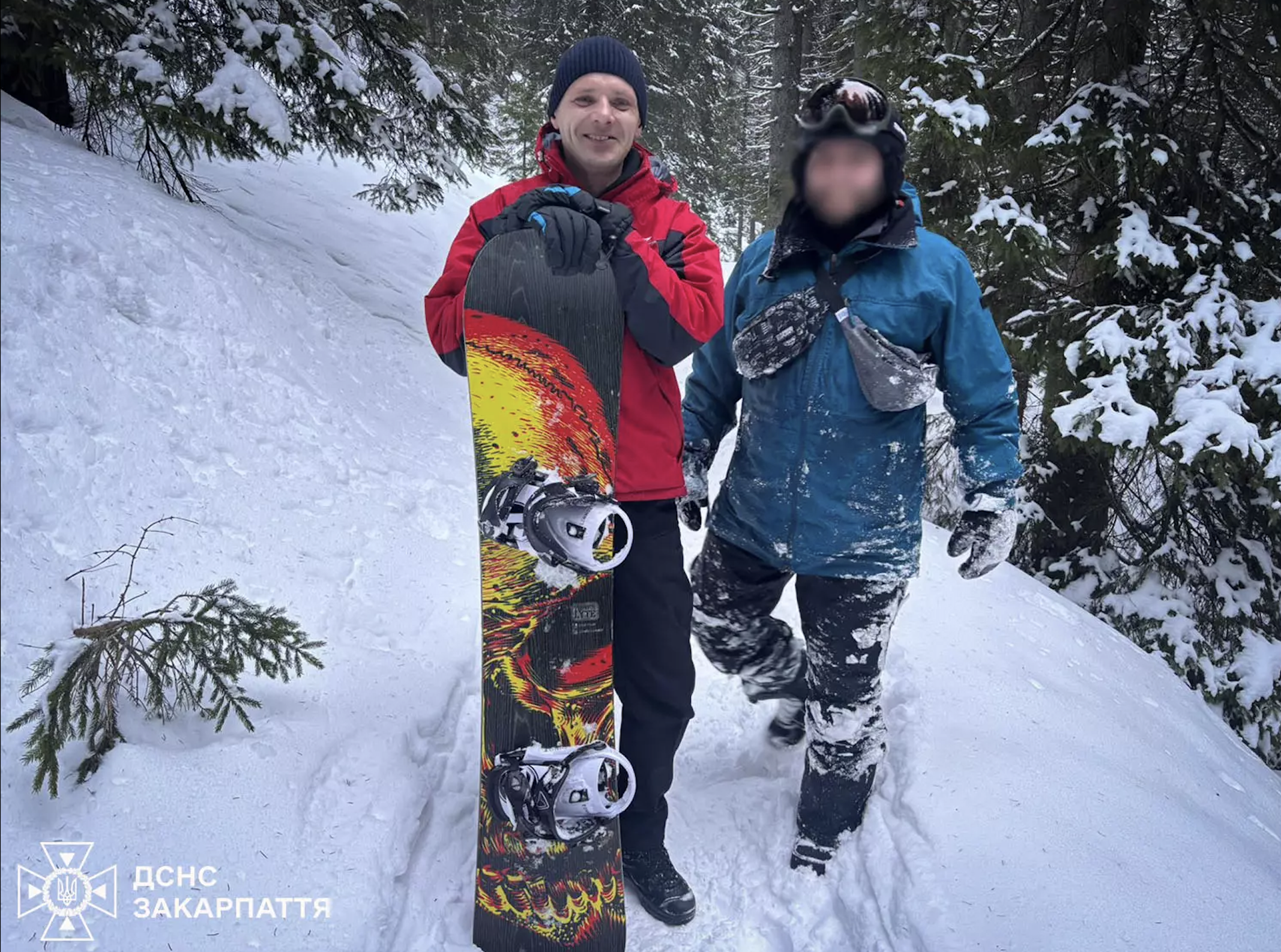 Заблукалий турист із рятувальником