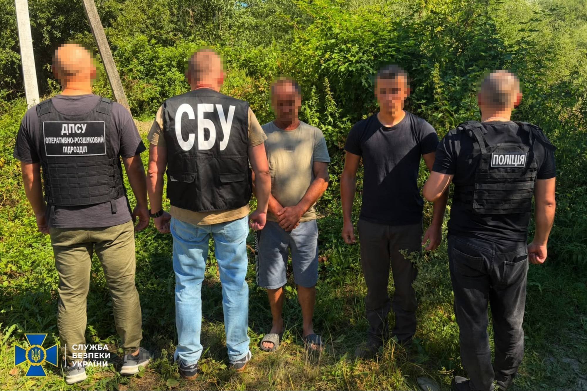 51-річний закарпатець віддавав ухилянтам своє УБД, щоб переправити через кордон до Словаччини