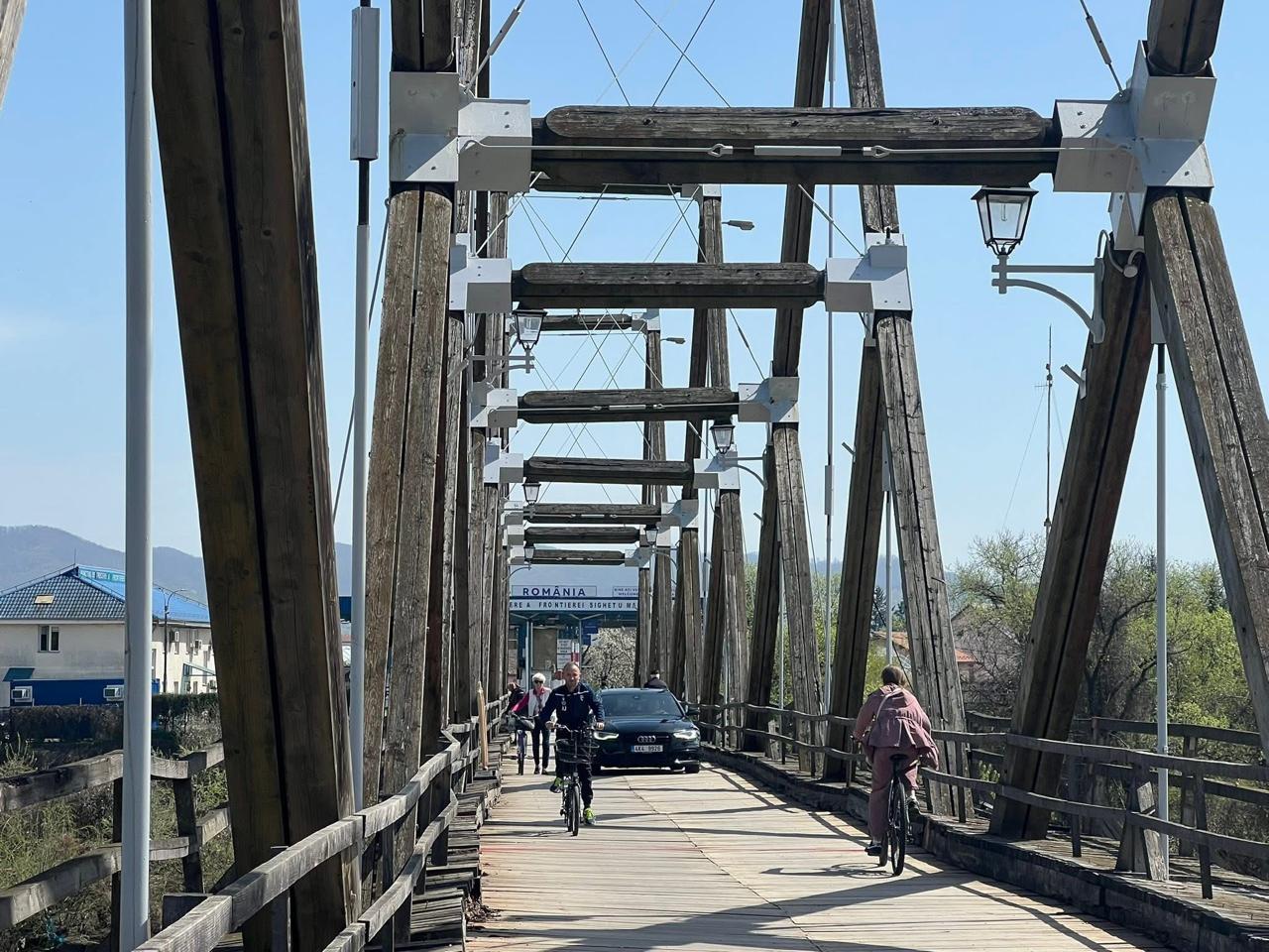 Аварійний міст на кордоні з Румунією