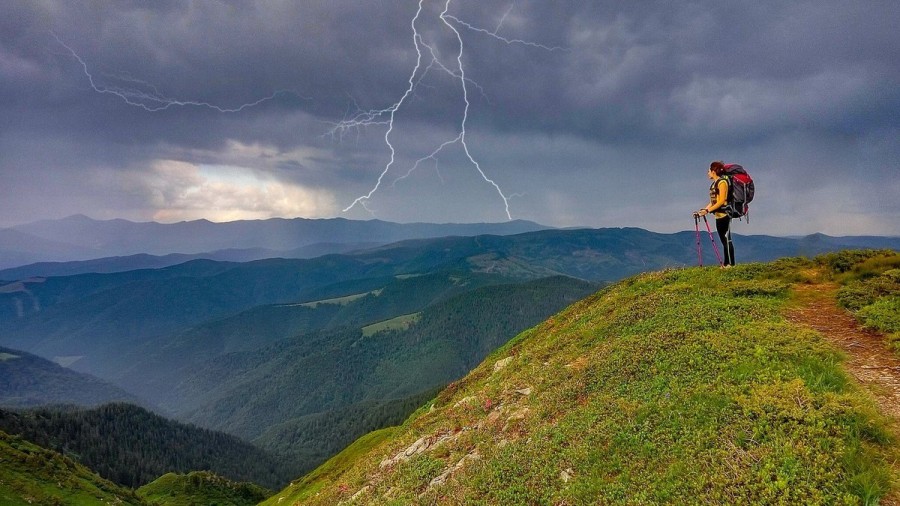 30 травня на Закарпатті прогнозують короткочасні дощі з грозами 