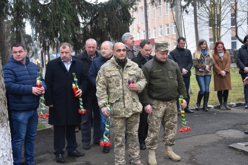 В Іршаві та Мукачеві вшанувала учасників боїв при Дебальцеві