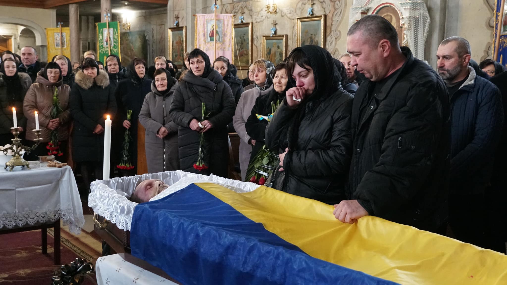 Похорон Івана Яреми у храмі в селі Залужжя