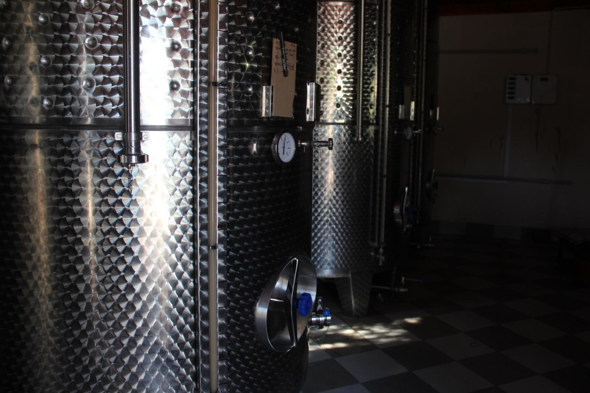 Виробництво вина, бочка для зберігання