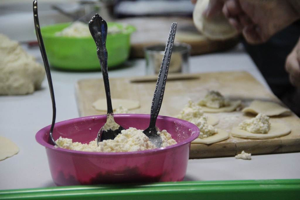 Начинка із сиру на столі