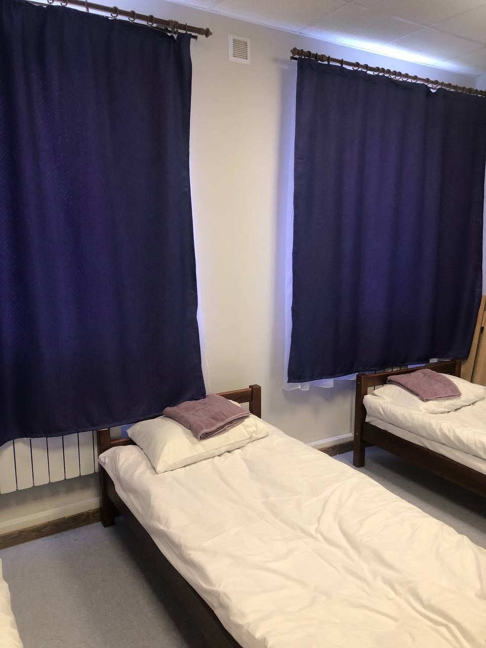 Ліжка у кімнаті