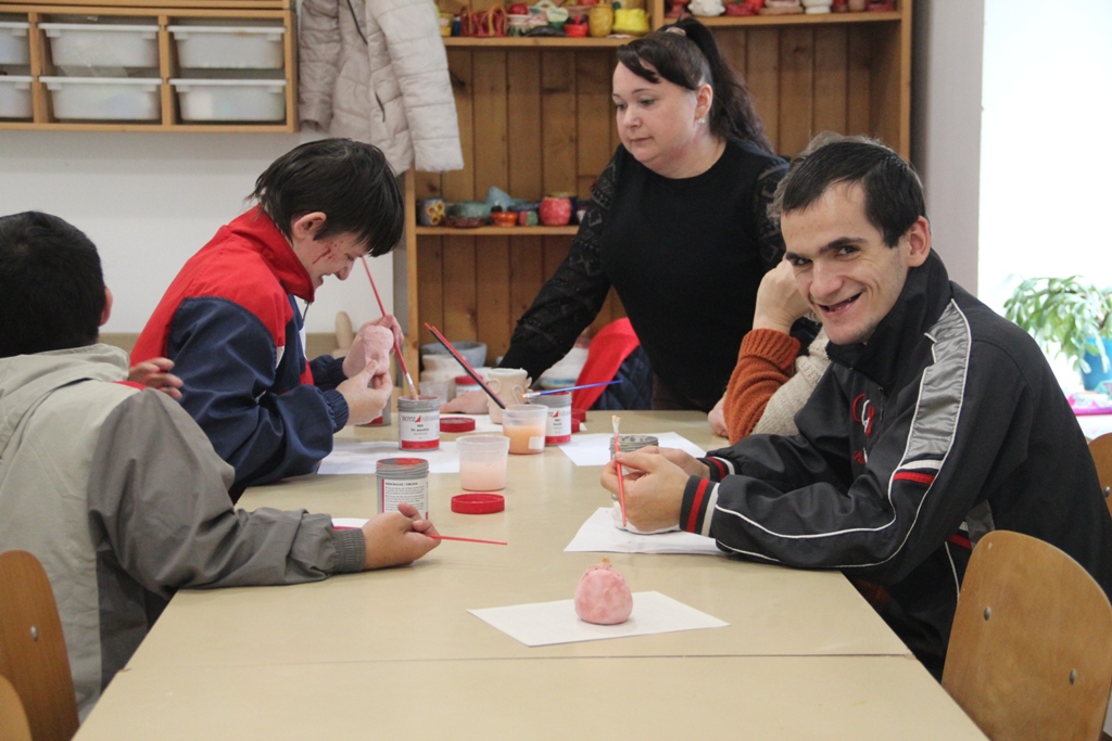 У майстерні кераміки
