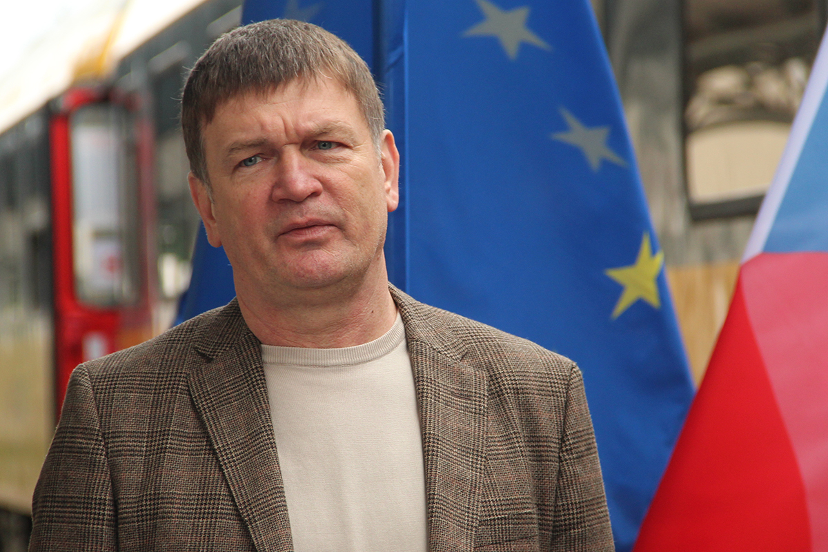 Роберт Горват