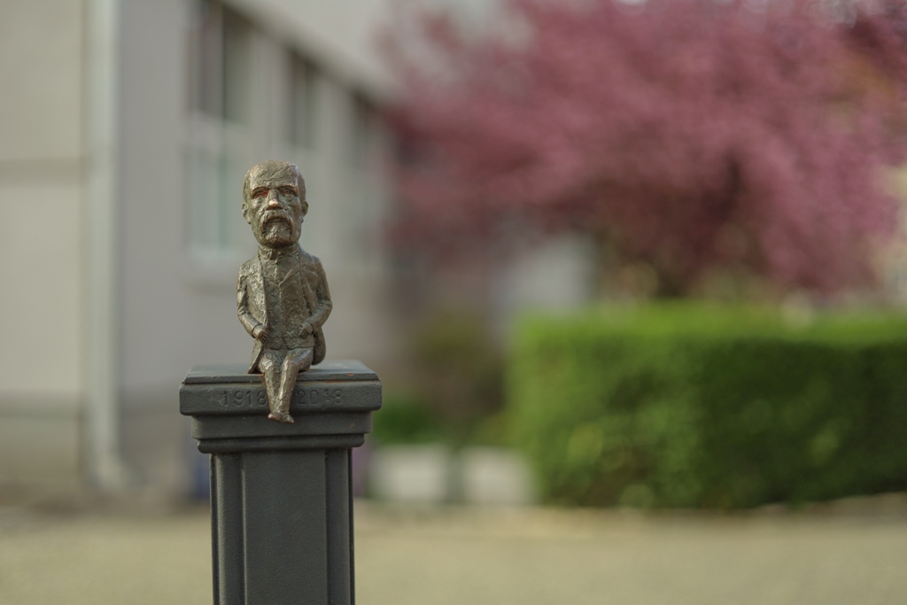 Міні-скультптурка Томаша Масарика в Ужгороді