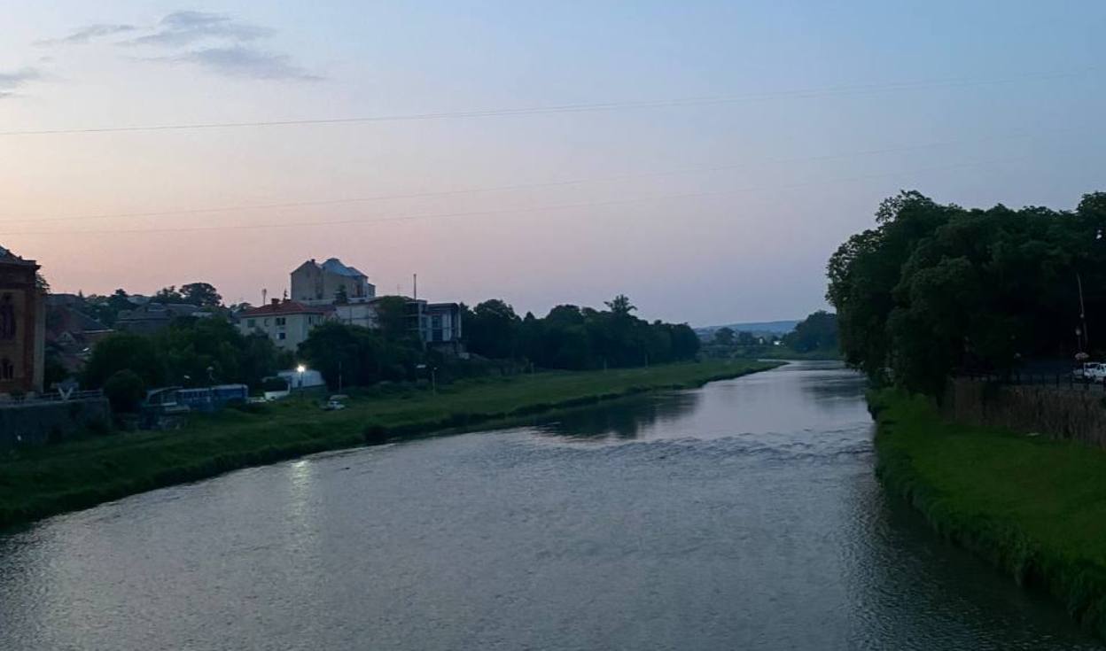 Пішохідний міст в Ужгороді