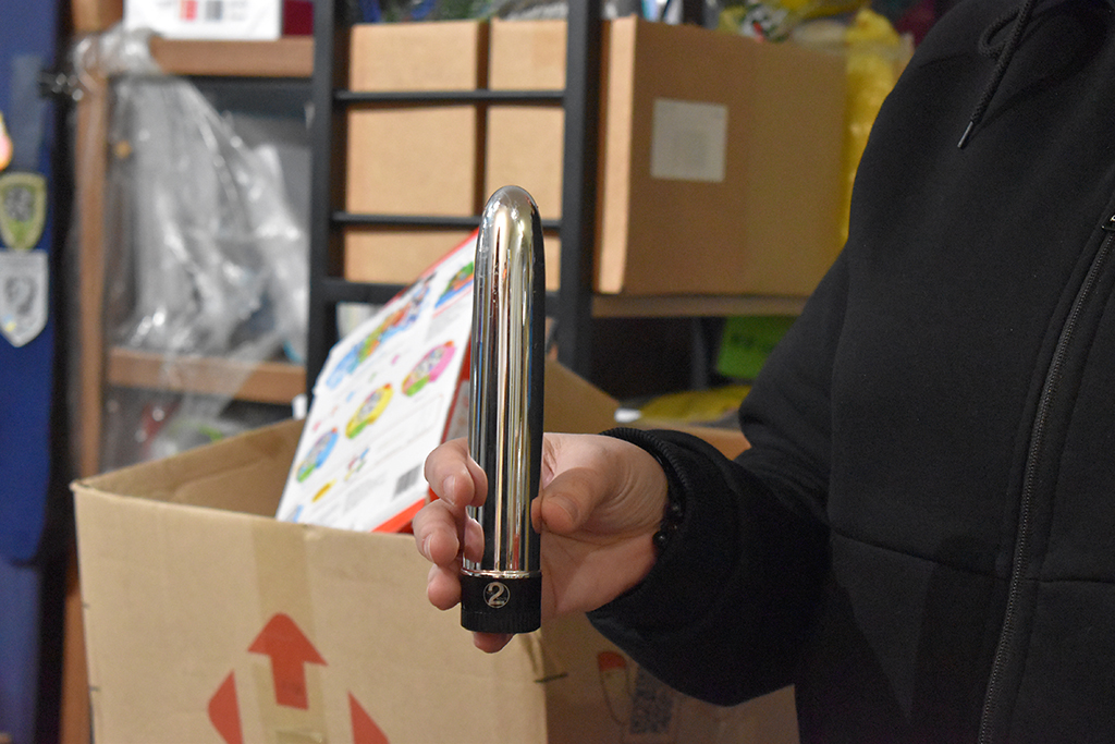 Вібратор у гуманітарці