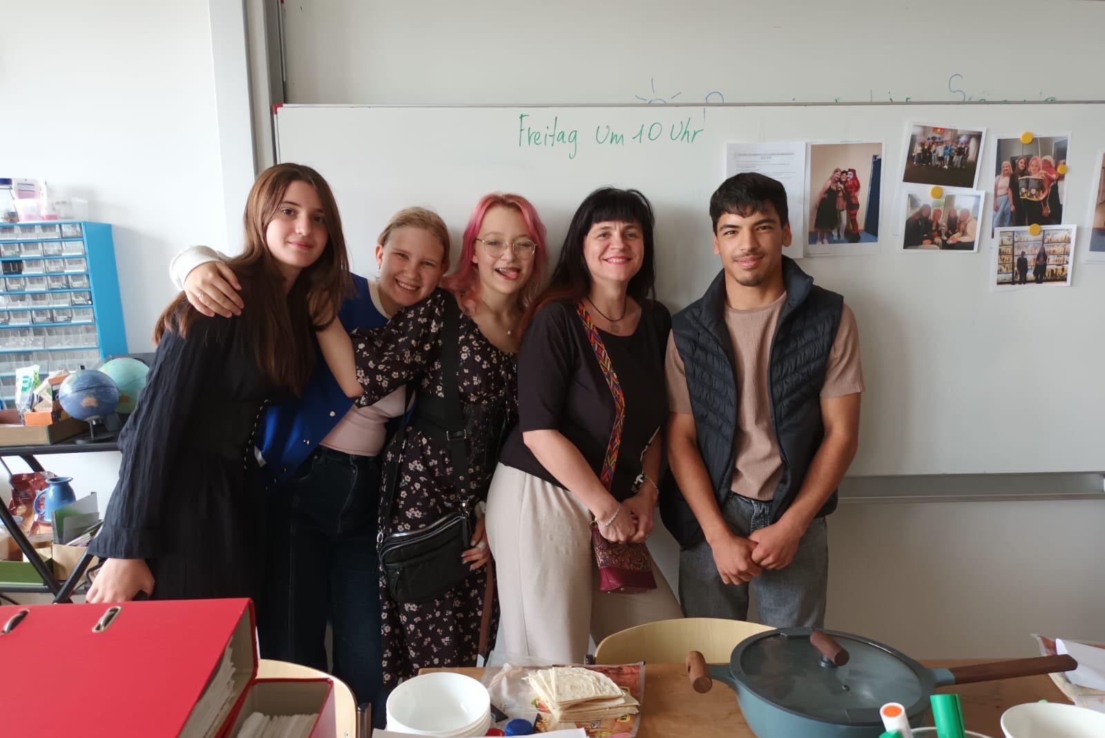 Школярі з Людмилою Фальбуш