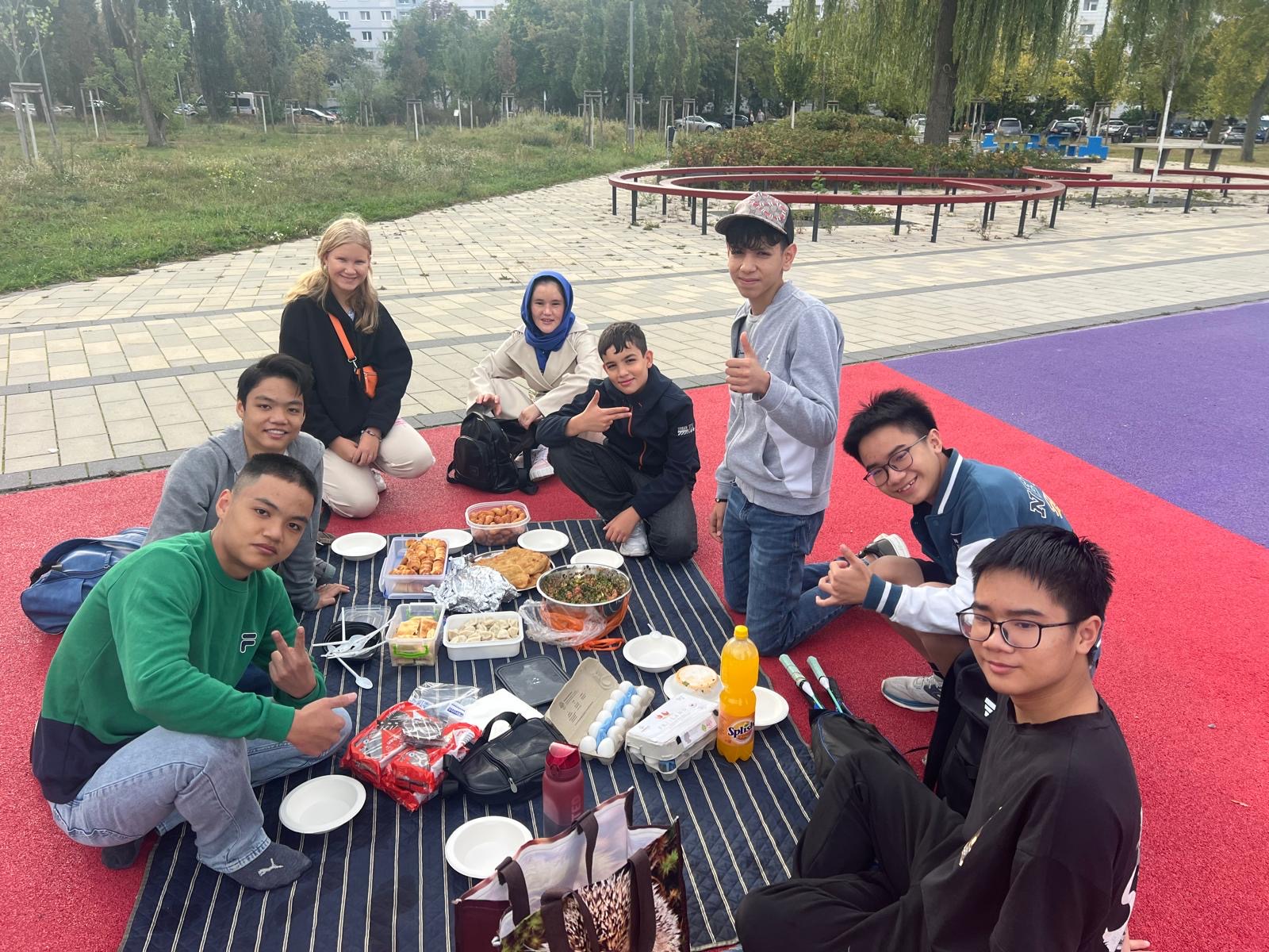 Учні з Людмилою Фальбуш