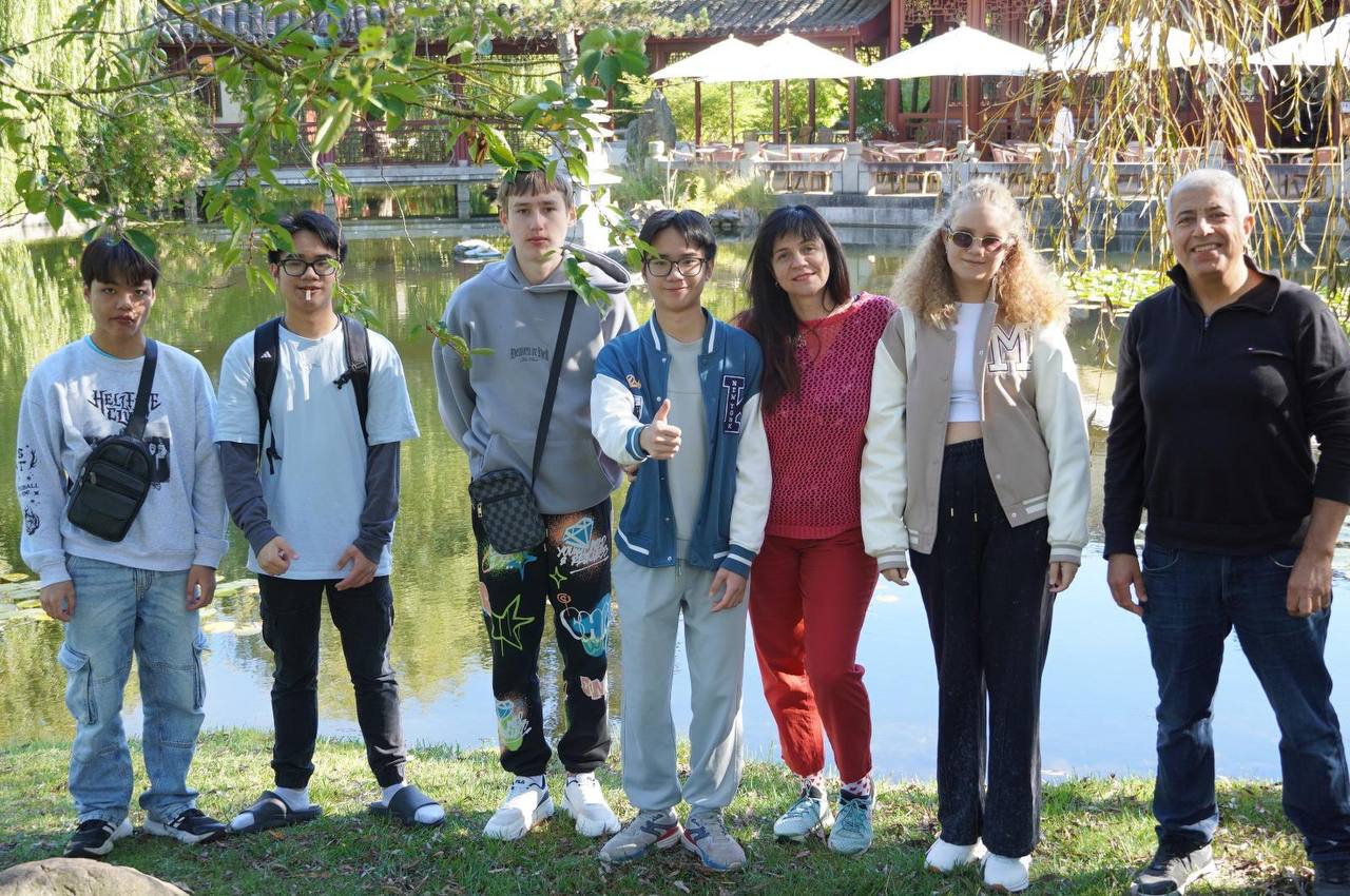 Діти з Людмилою