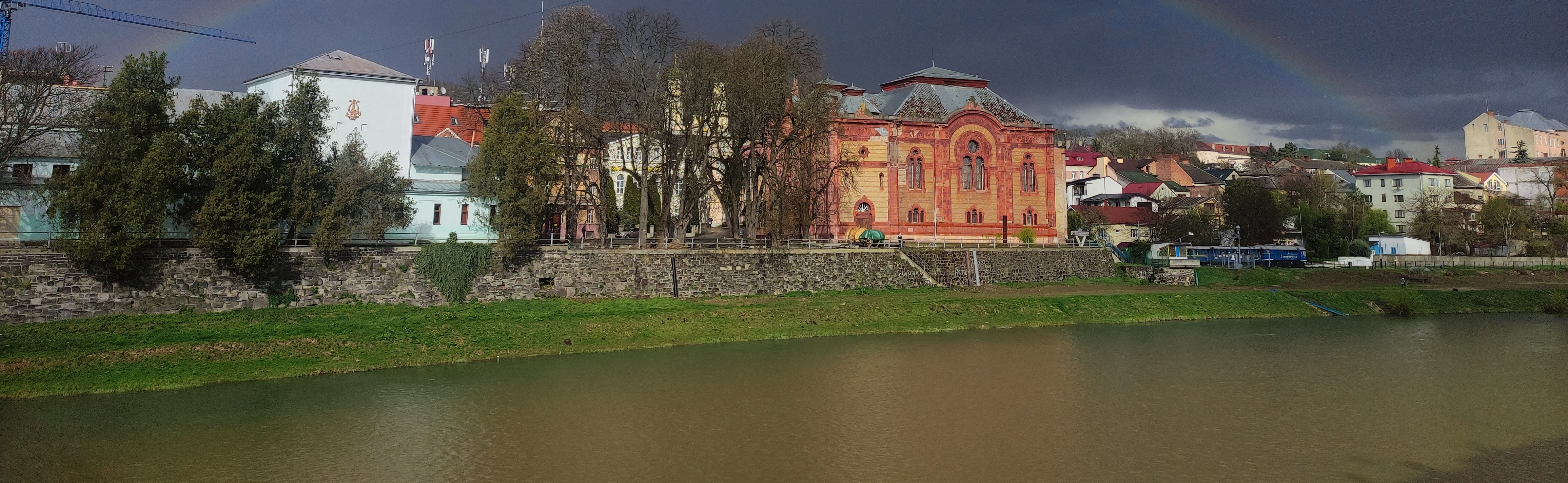Ботанічна набережна в Ужгороді
