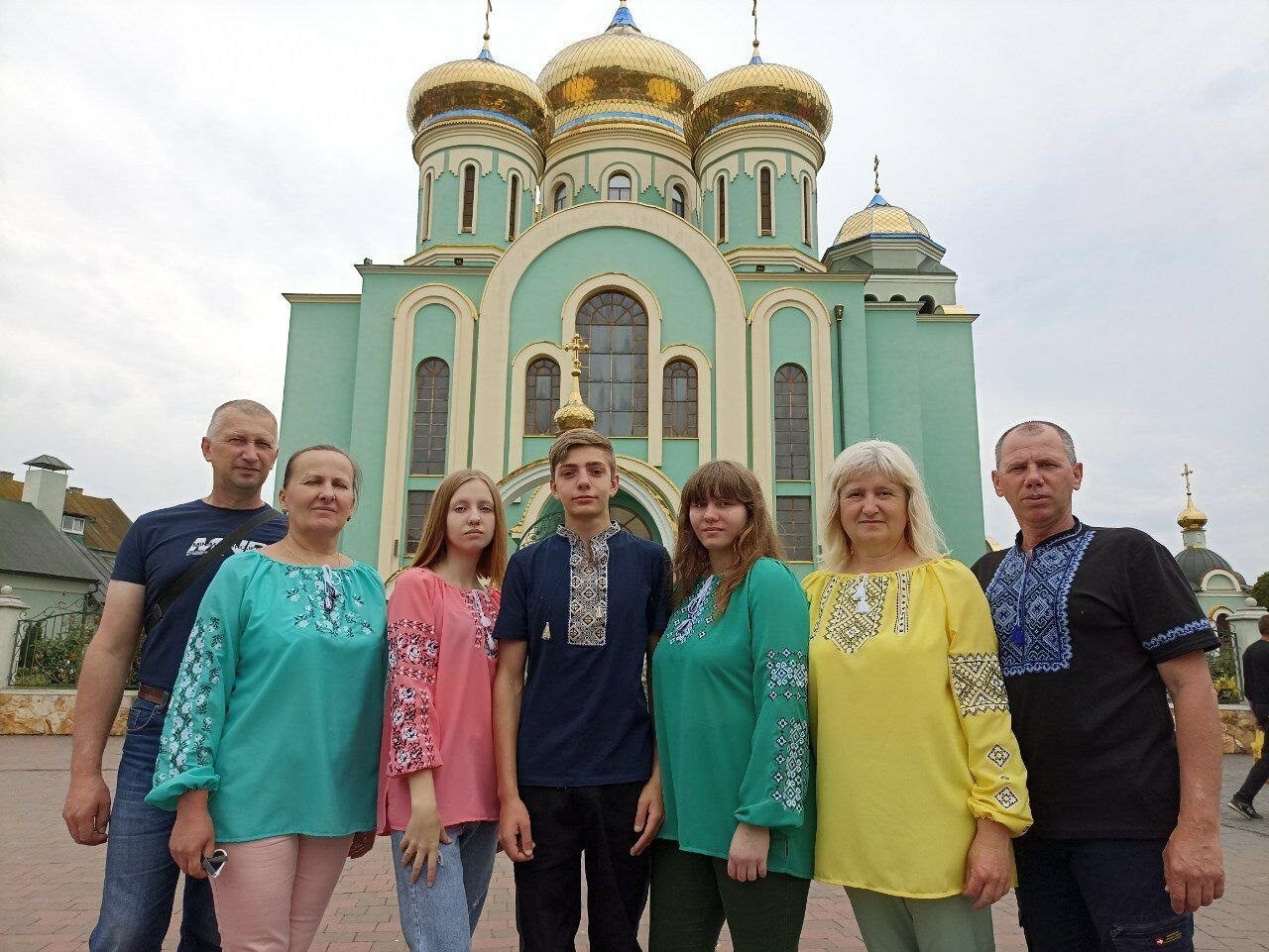 Родина разом