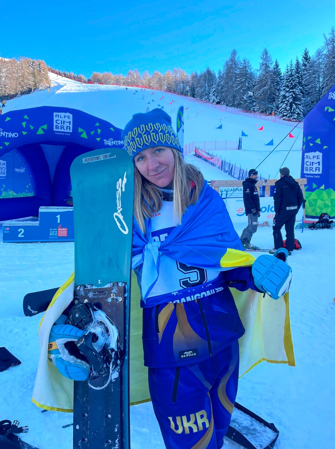 Аннамарі Данча на змаганнях зі сноубордингу в Італії 