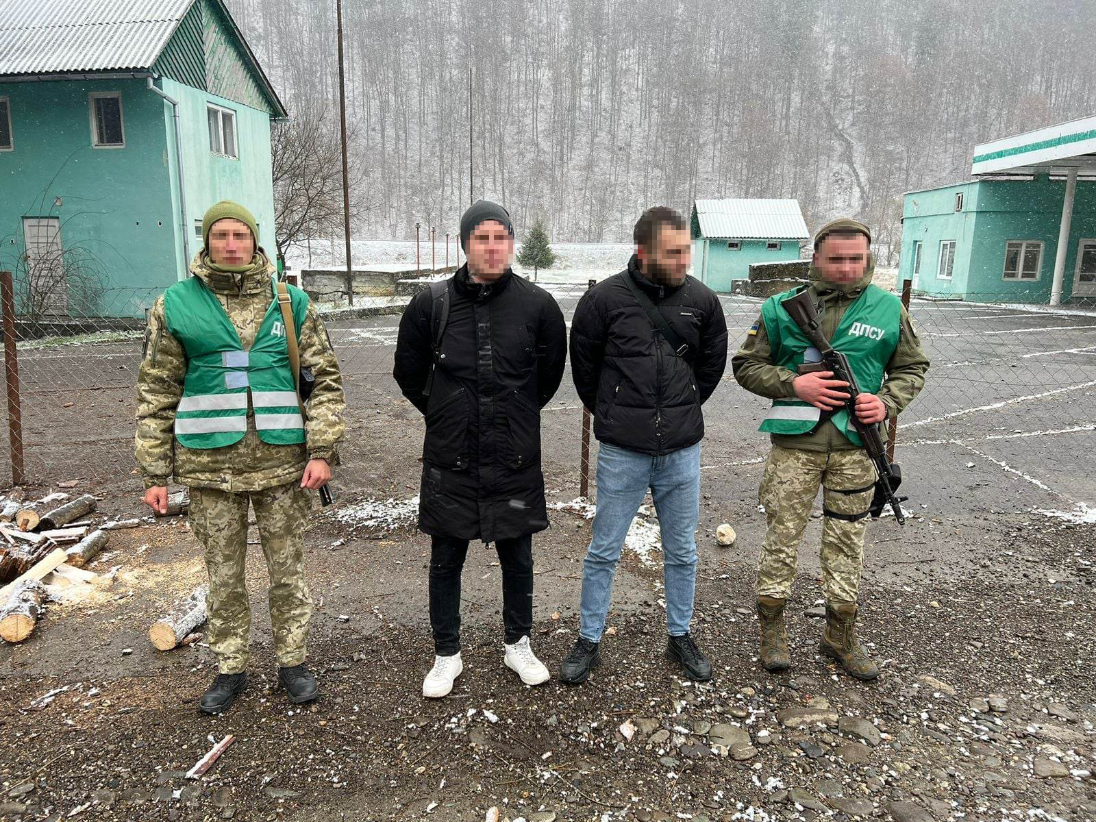 Парень трогает за грудь. Отличная коллекция секс видео на поселокдемидов.рф