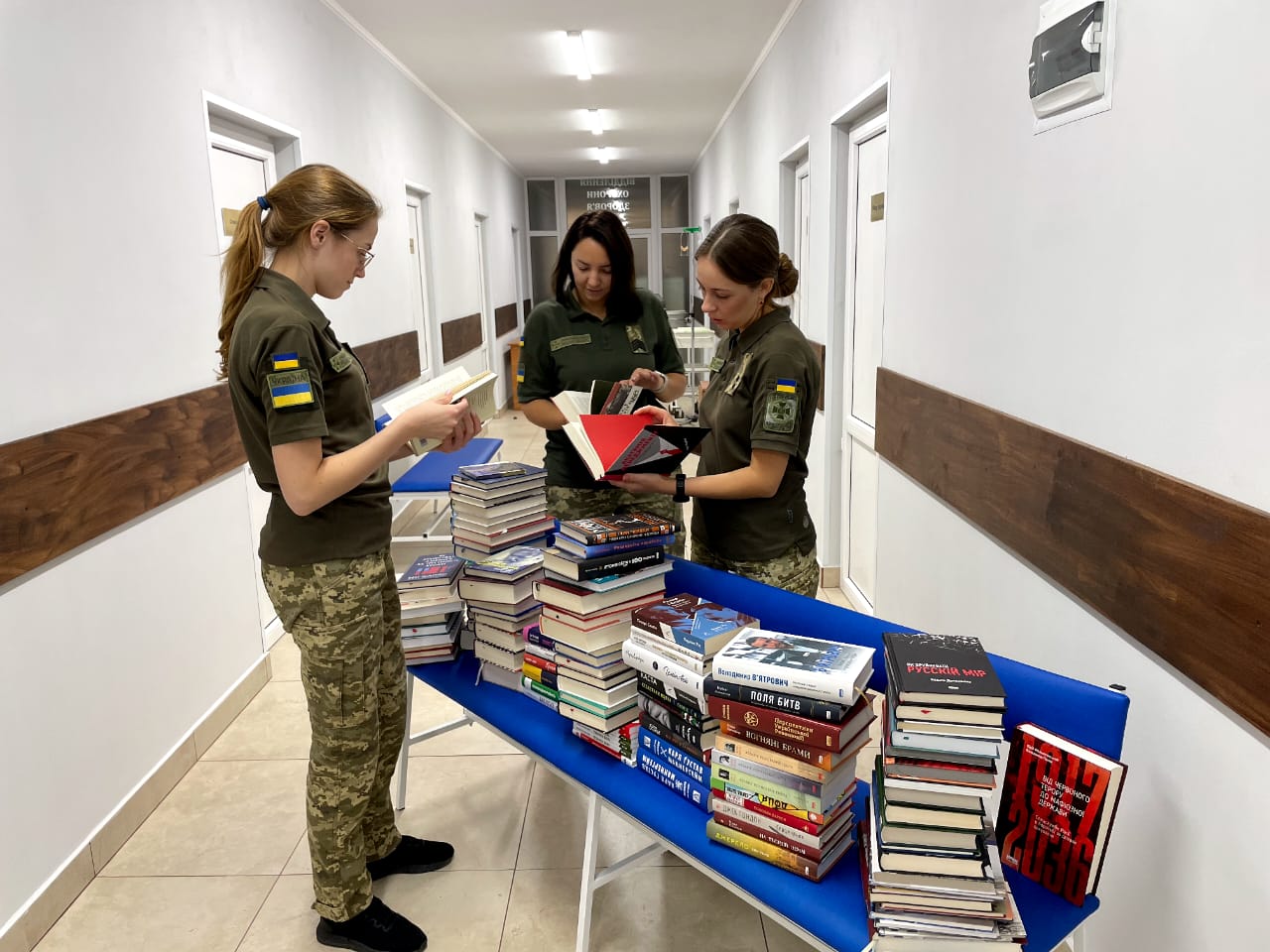 Прикордонники на Закарпатті отримали книги 