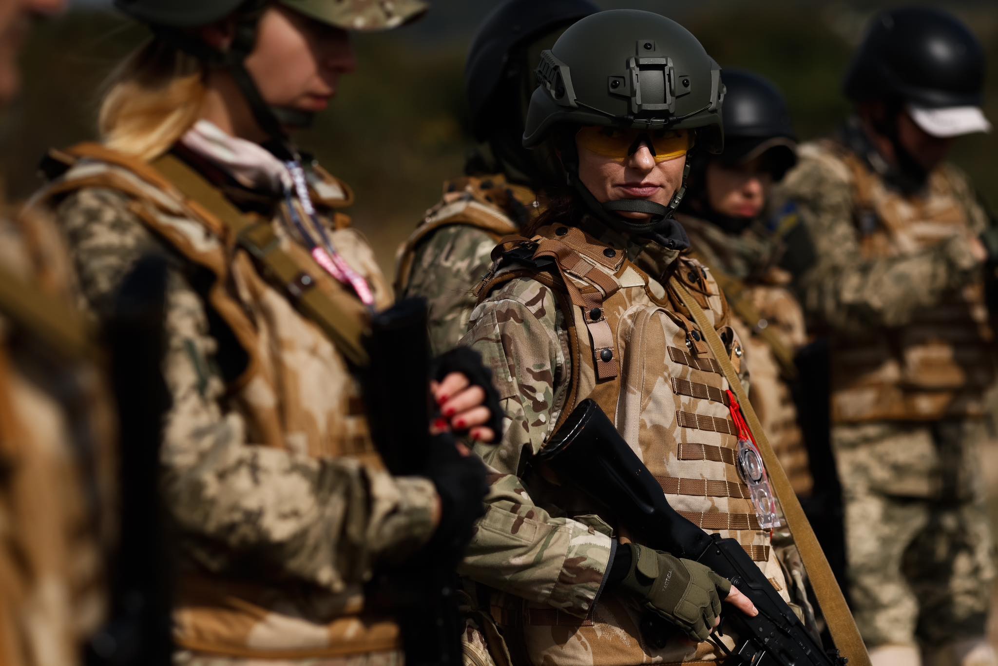 На Закарпатті жінки активно долучаються до курсу підготовки населення до нацспротиву