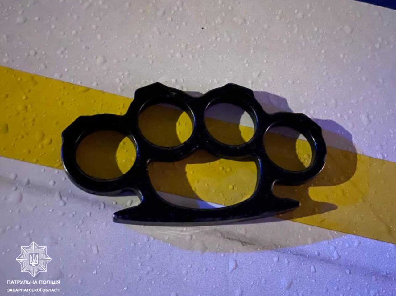 Чоловік підозріло почав себе поводити, як побачив патруль 