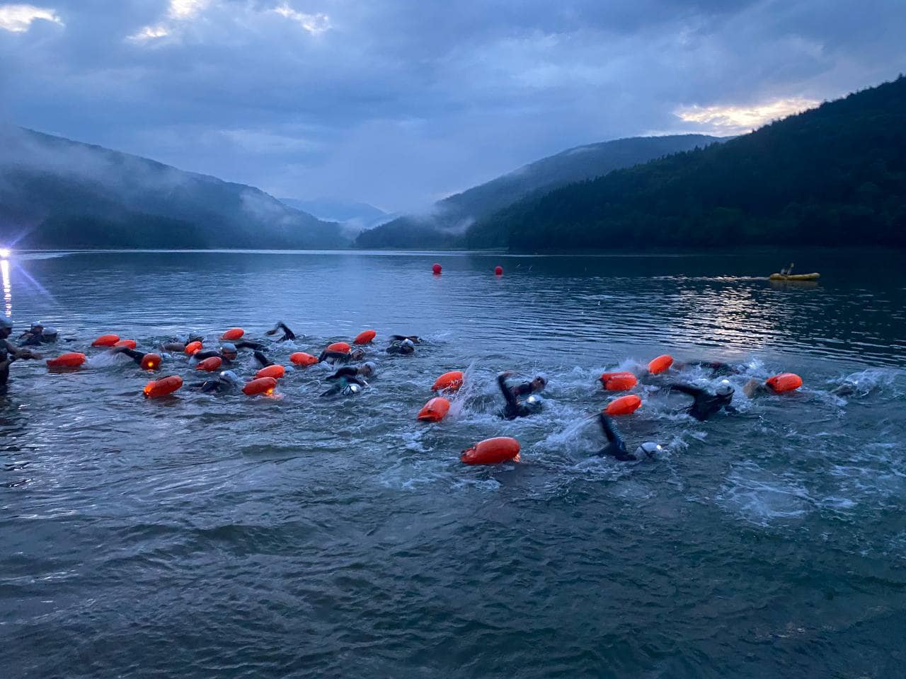 Змагання з триатлону на Вільшанському водосховищі 
