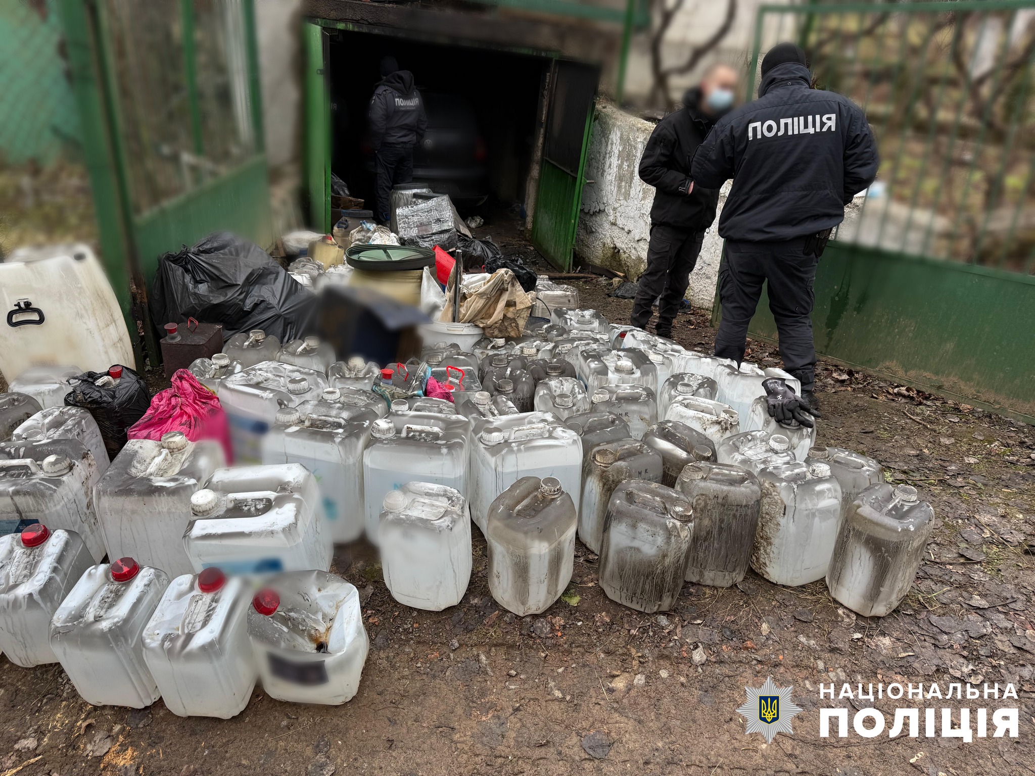 Обшуки у підозрюваних