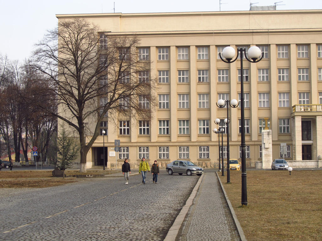 Облсовет. Закарпатский обком.