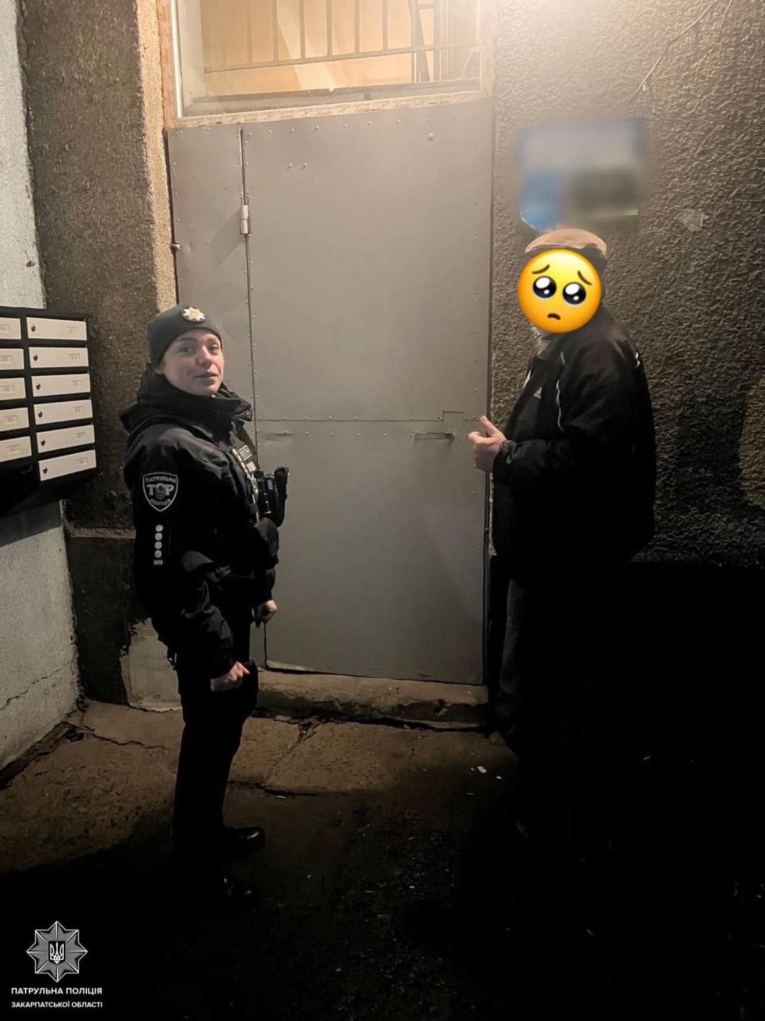 В Ужгороді патрульні допомогли літньому чоловіку потрапити додому 