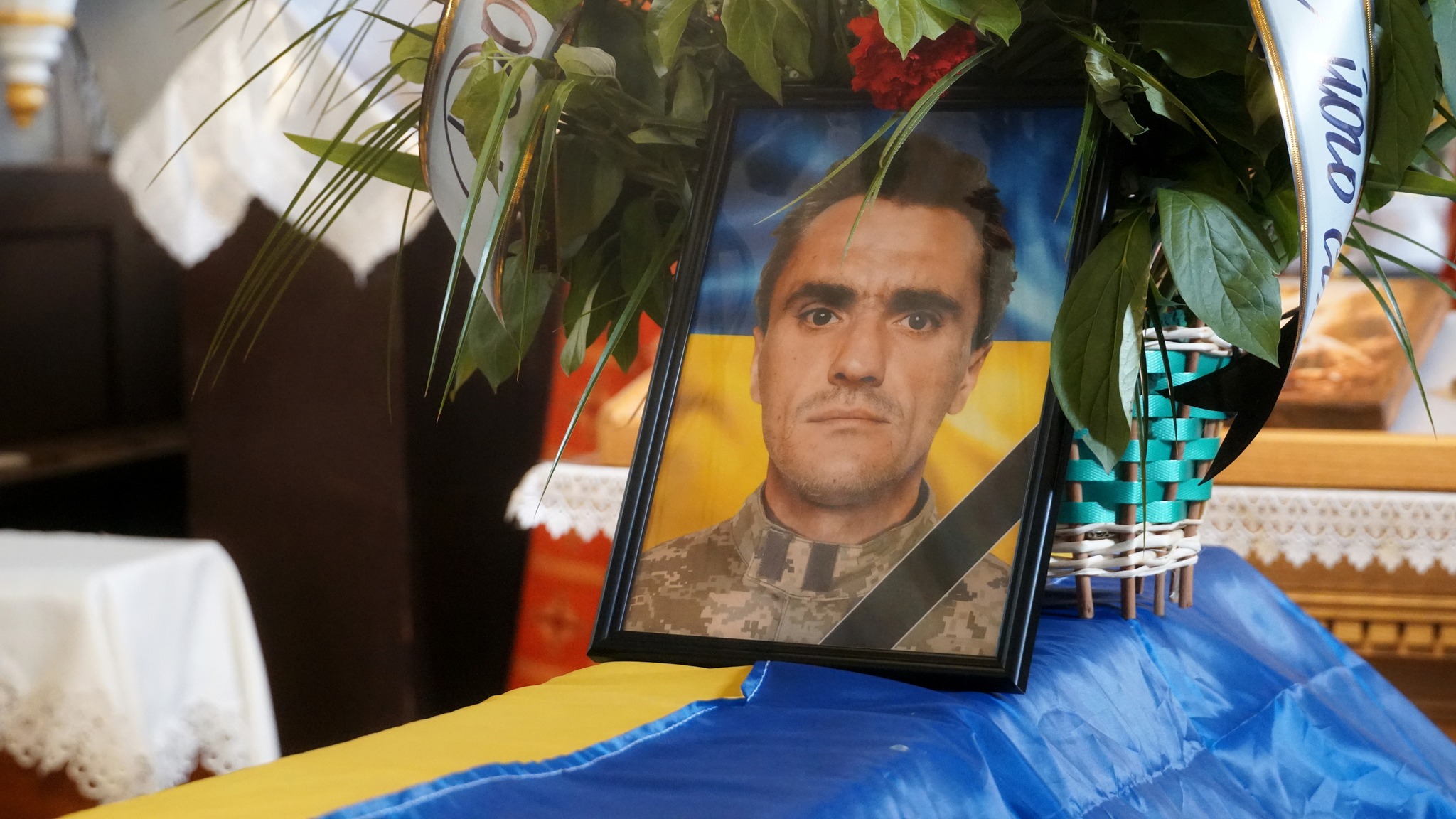 Прощання із воїном Михайлом Ярошем