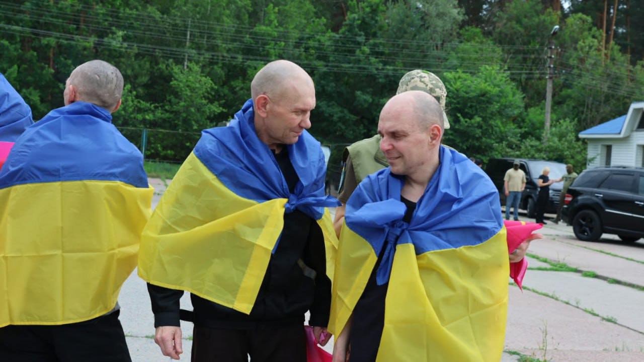Звільнені з російського полону воїни