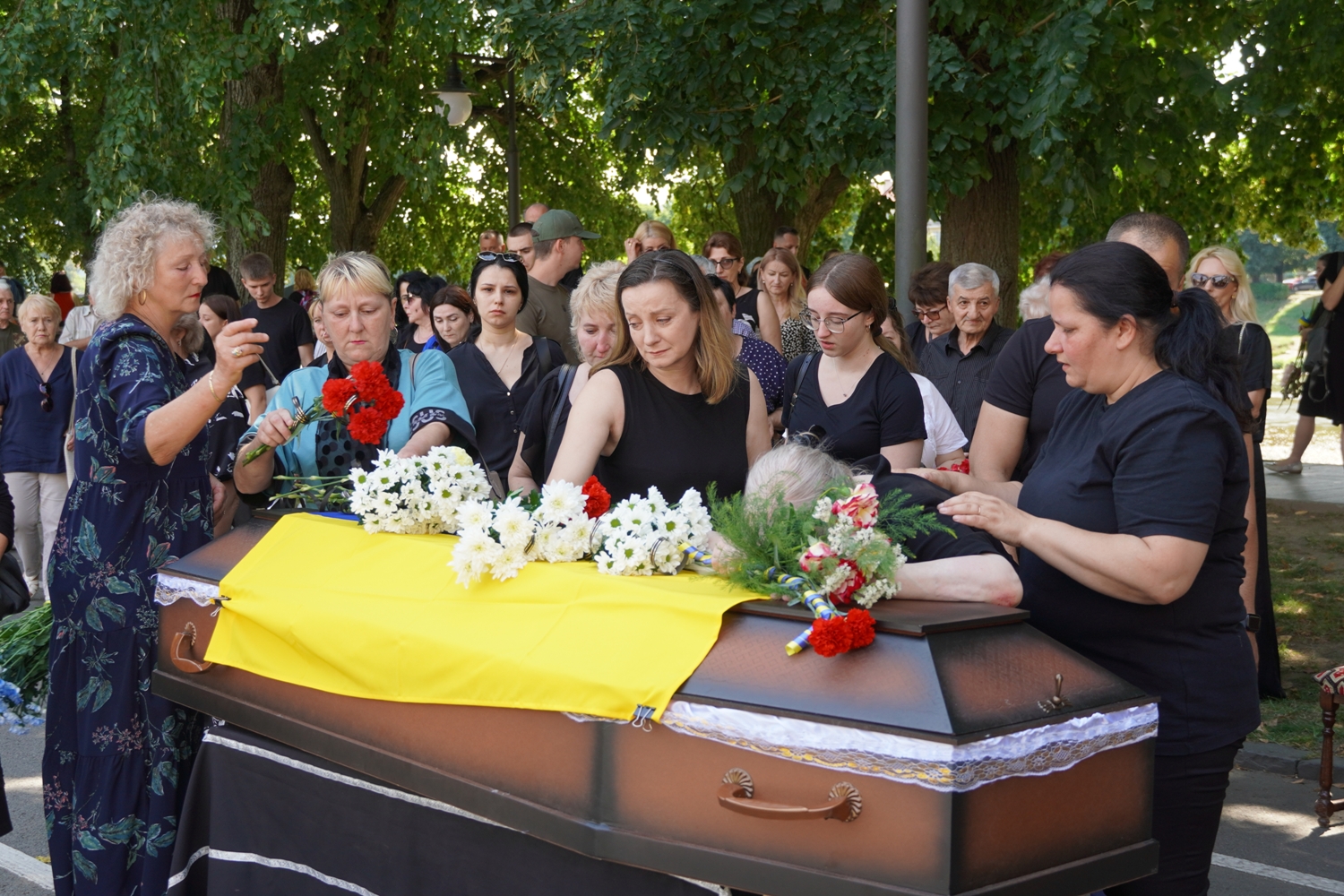 Прощання із воїном Віталієм Лакатошем