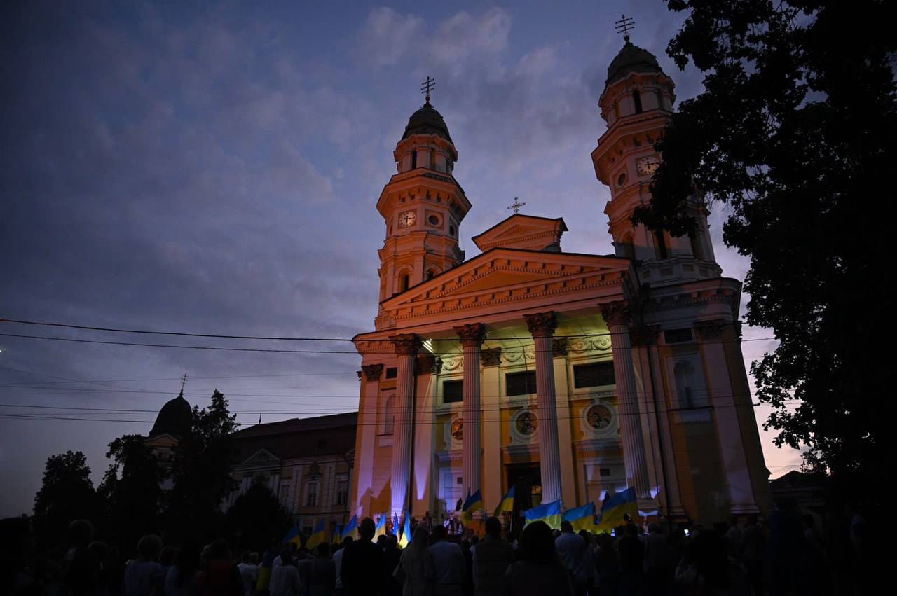 Площа Андрія Бачинського, Ужгородський кафедральний собор 