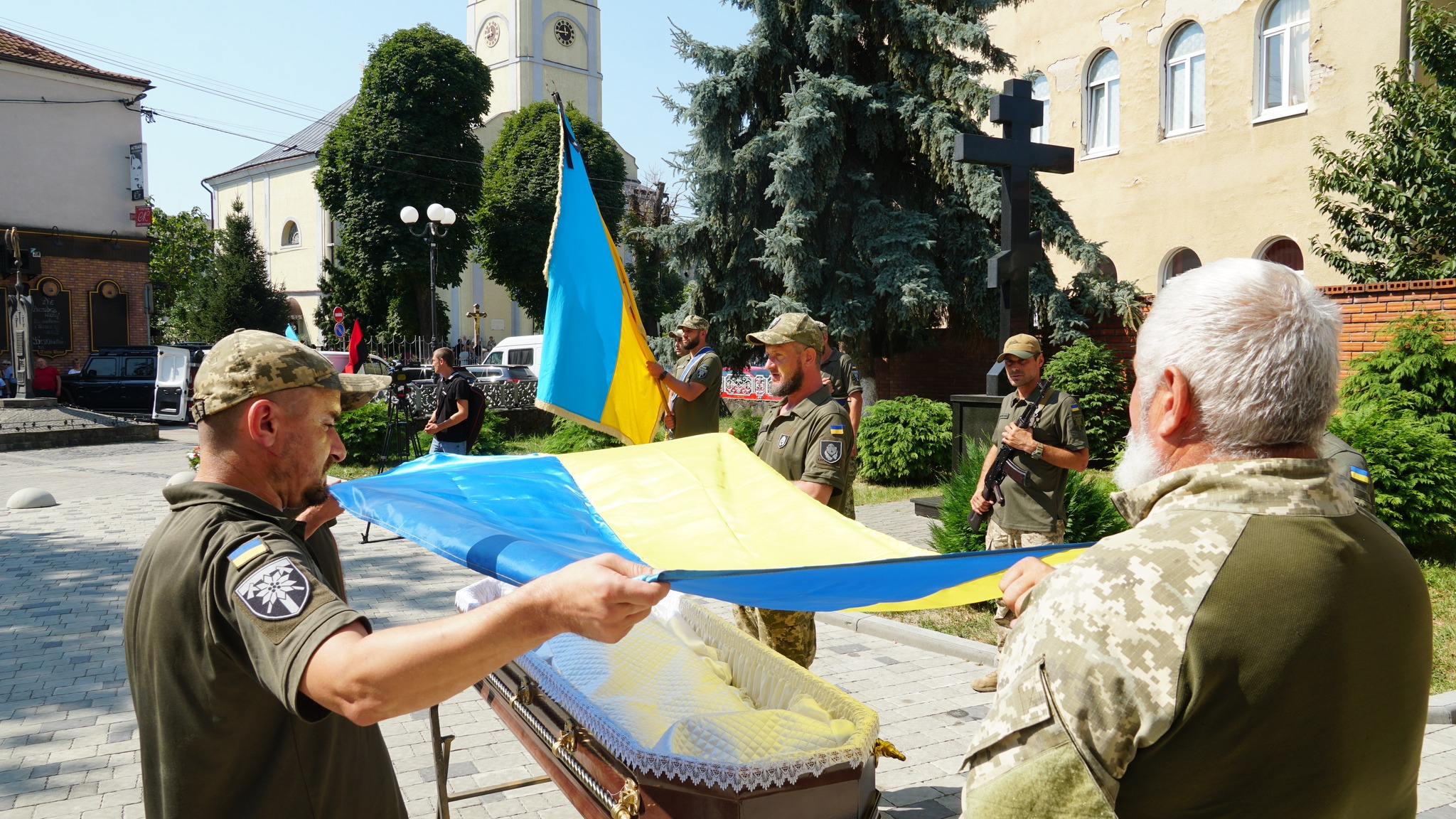 Прощання з воїном Олегом Рабчуком
