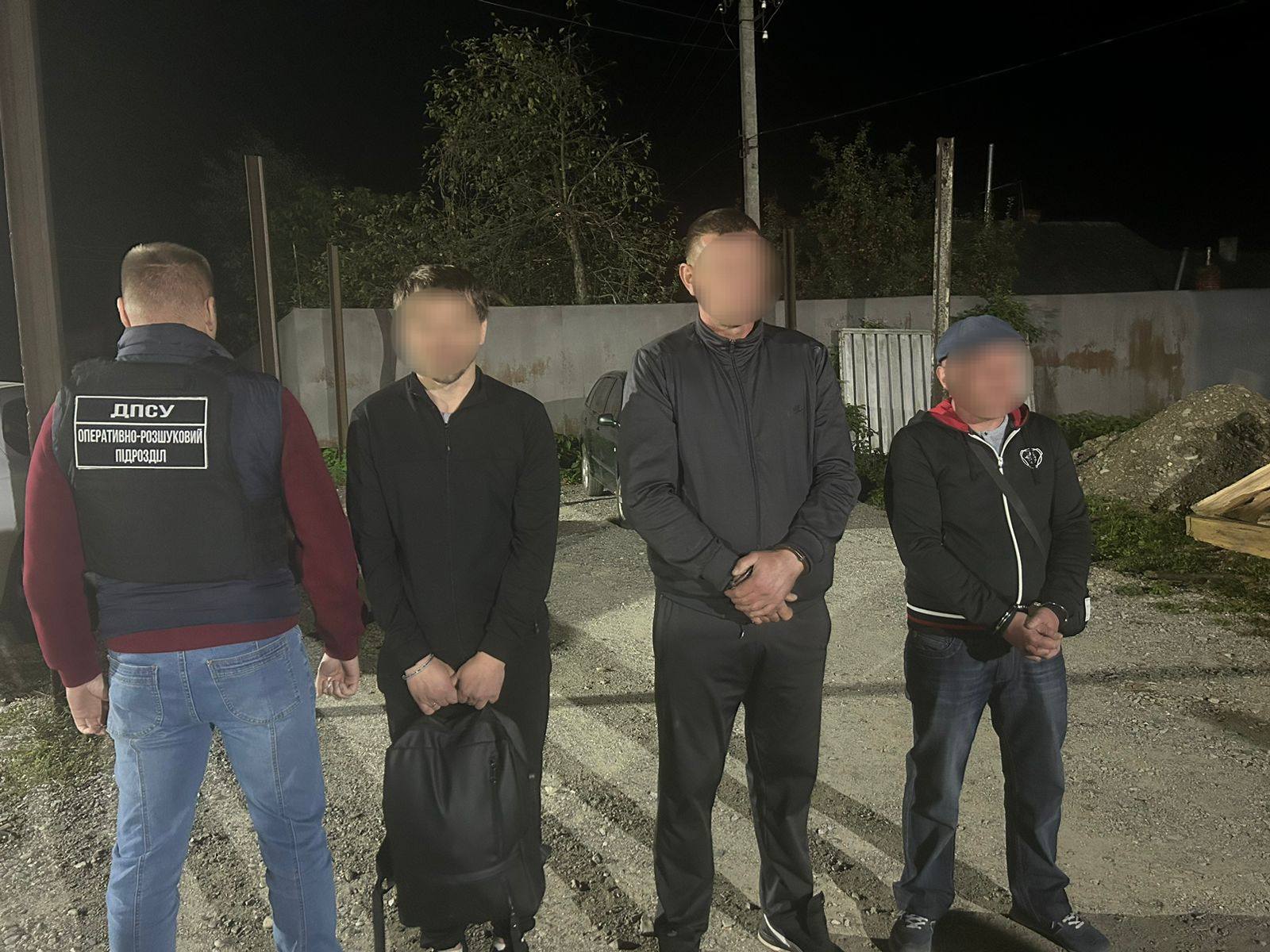 Затримані закарпатці та призовник