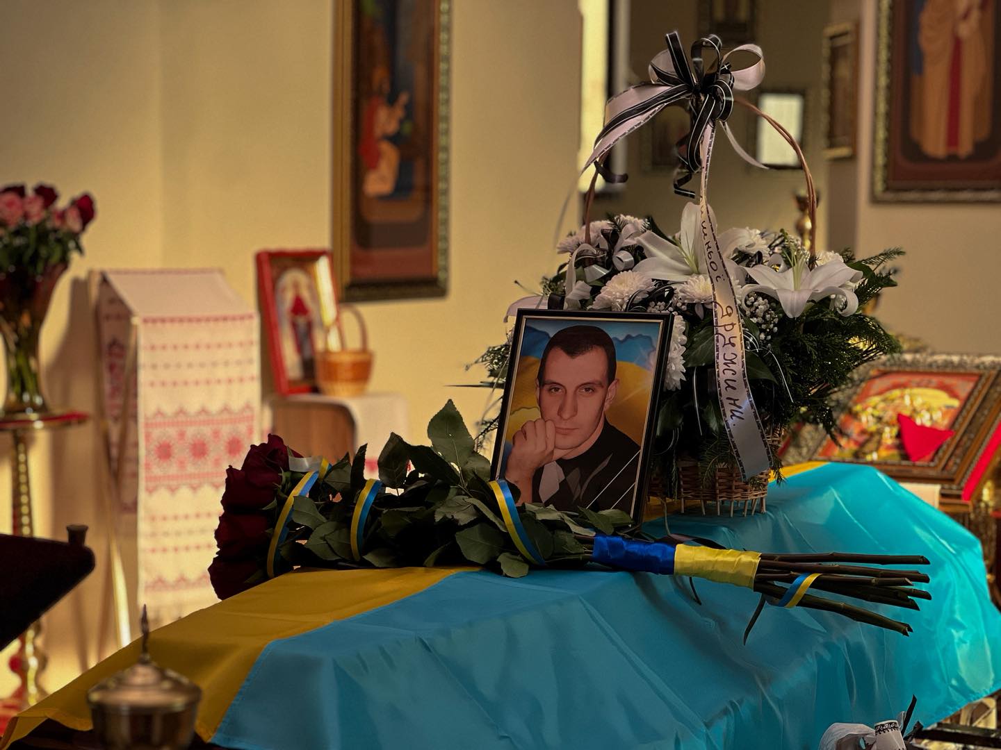 Прощання з воїном Романом Погребняком