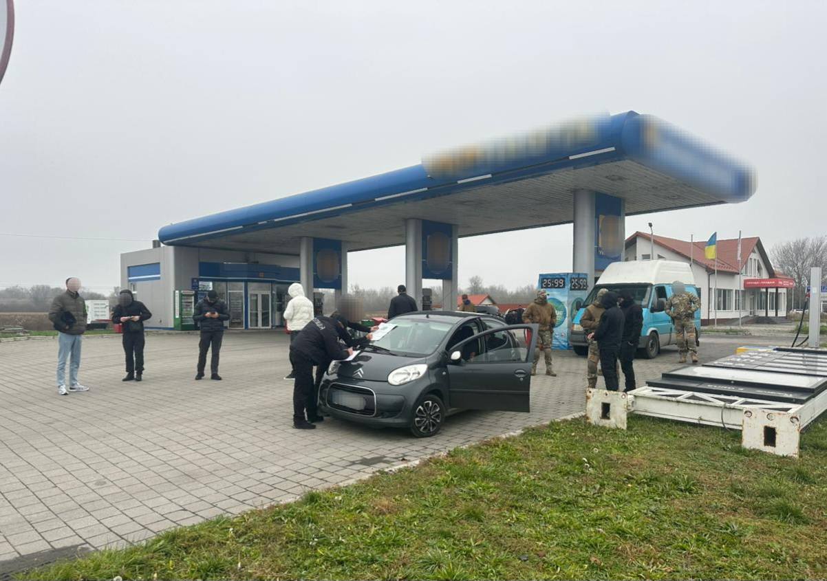 Затримання утікача і переправника