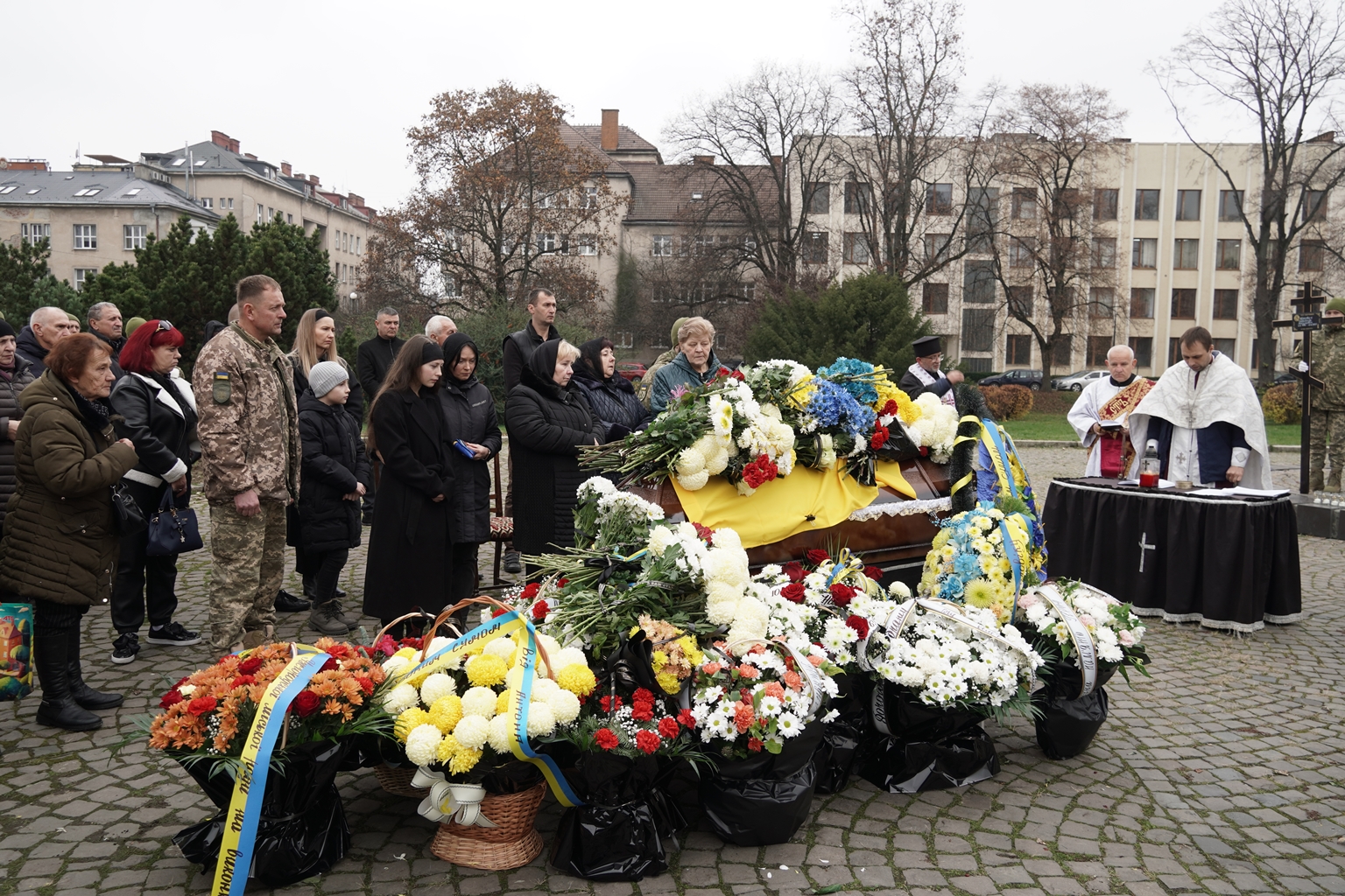 Прощання з воїном Олександром Поповичем в Ужгороді
