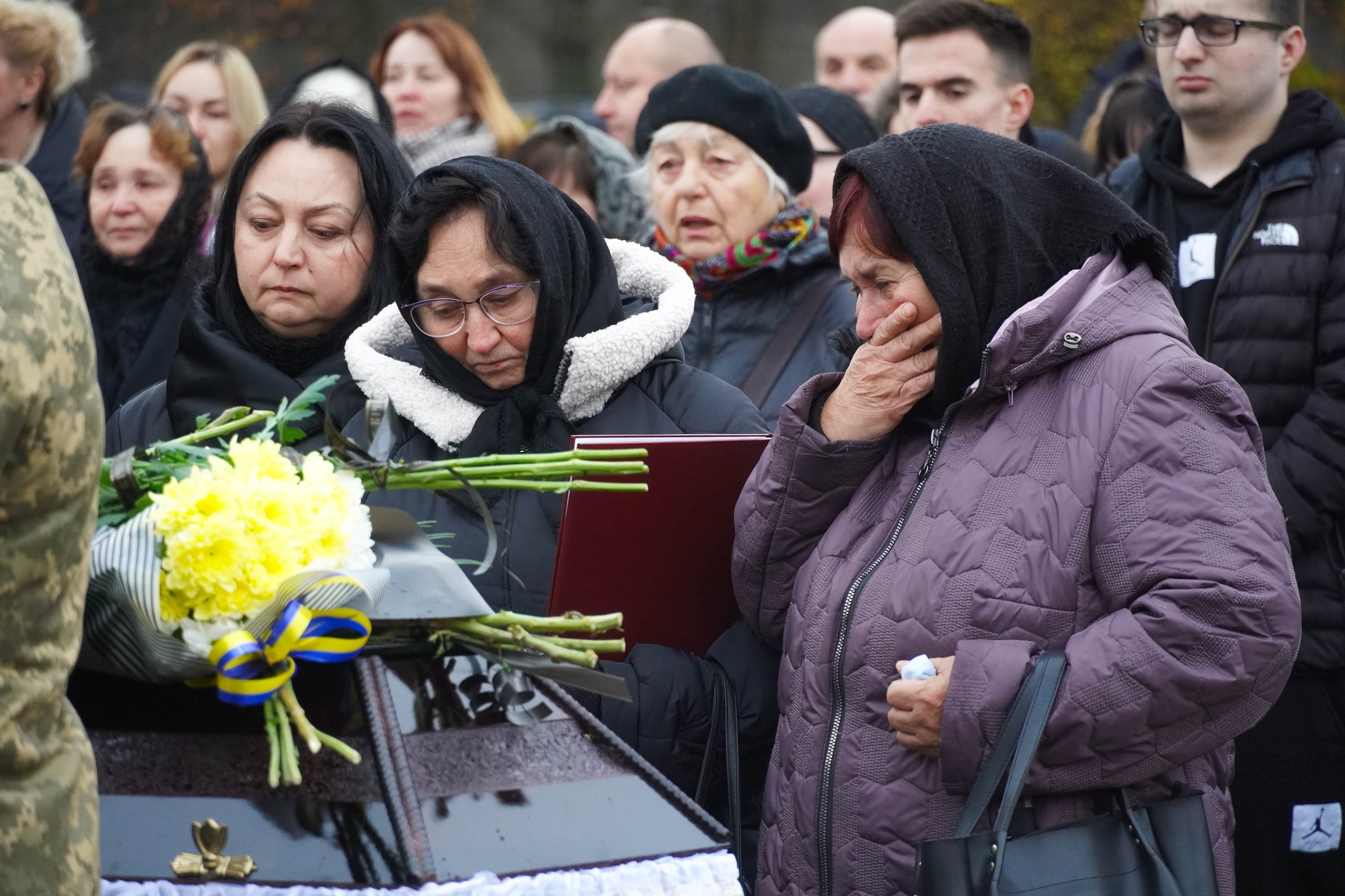 Прощання з полеглим воїном Борисом Барчем