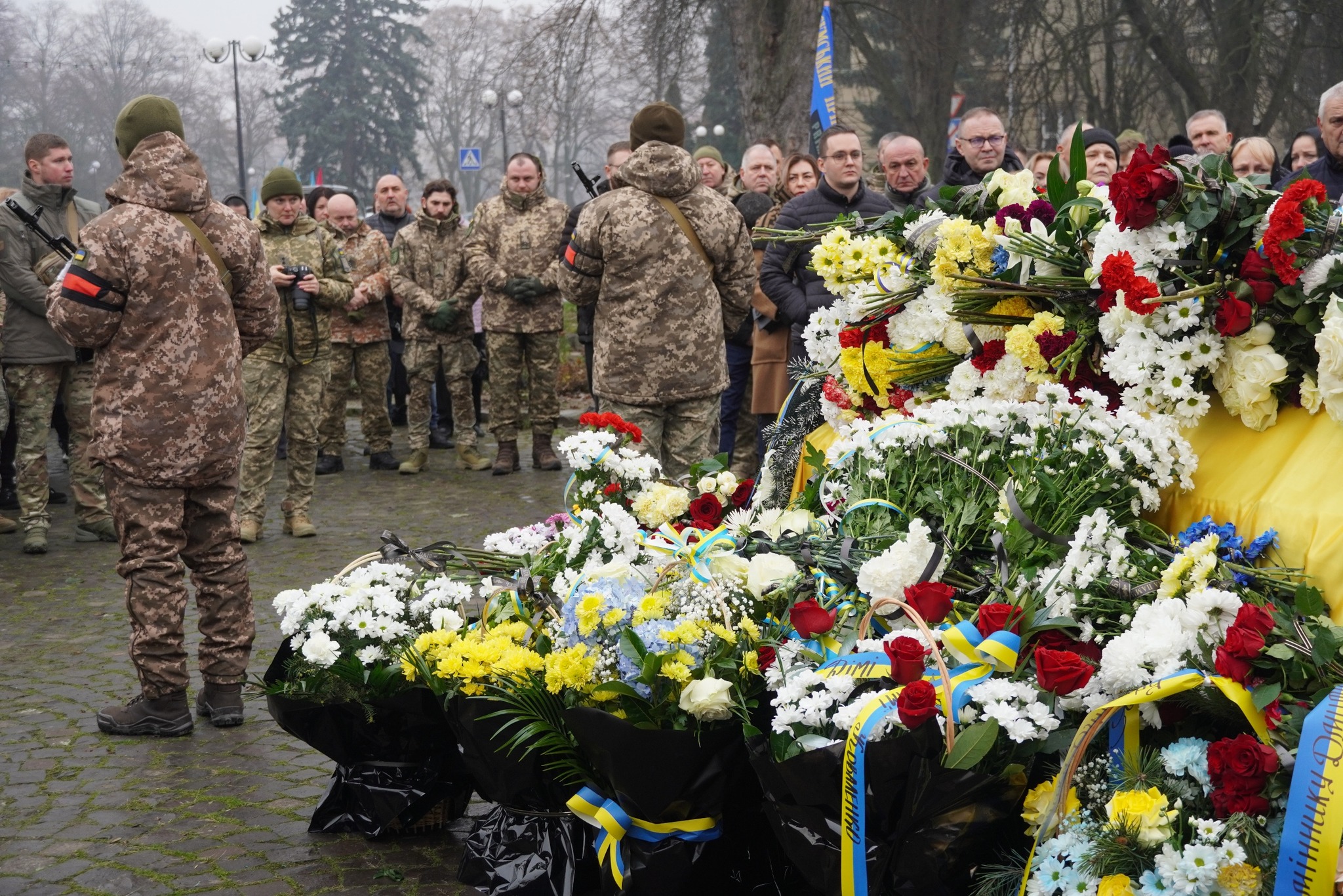 Прощання з полеглим 27-річним прикордонником Дмитром Павличем