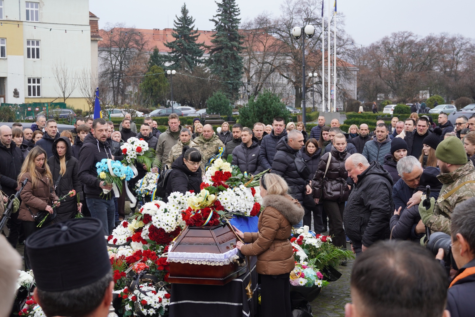 Прощання з воїном Володимиром Бирою