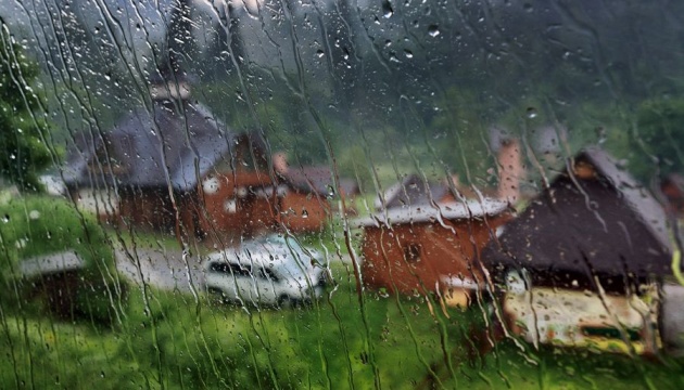 Синоптики прогнозують опади на території Закарпатської області завтра 