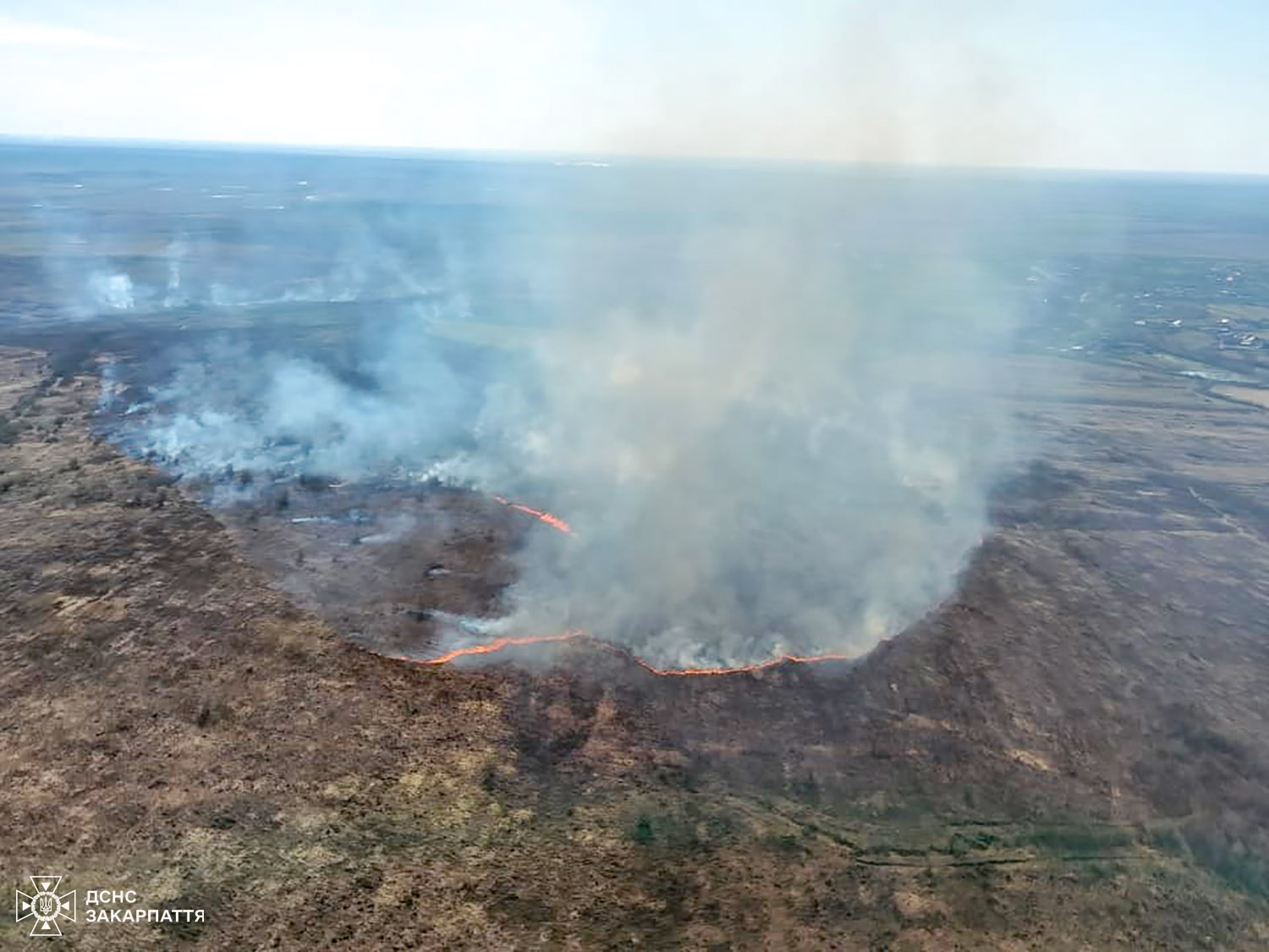 Спалахнув сухостій біля села Вовково на Ужгородщині