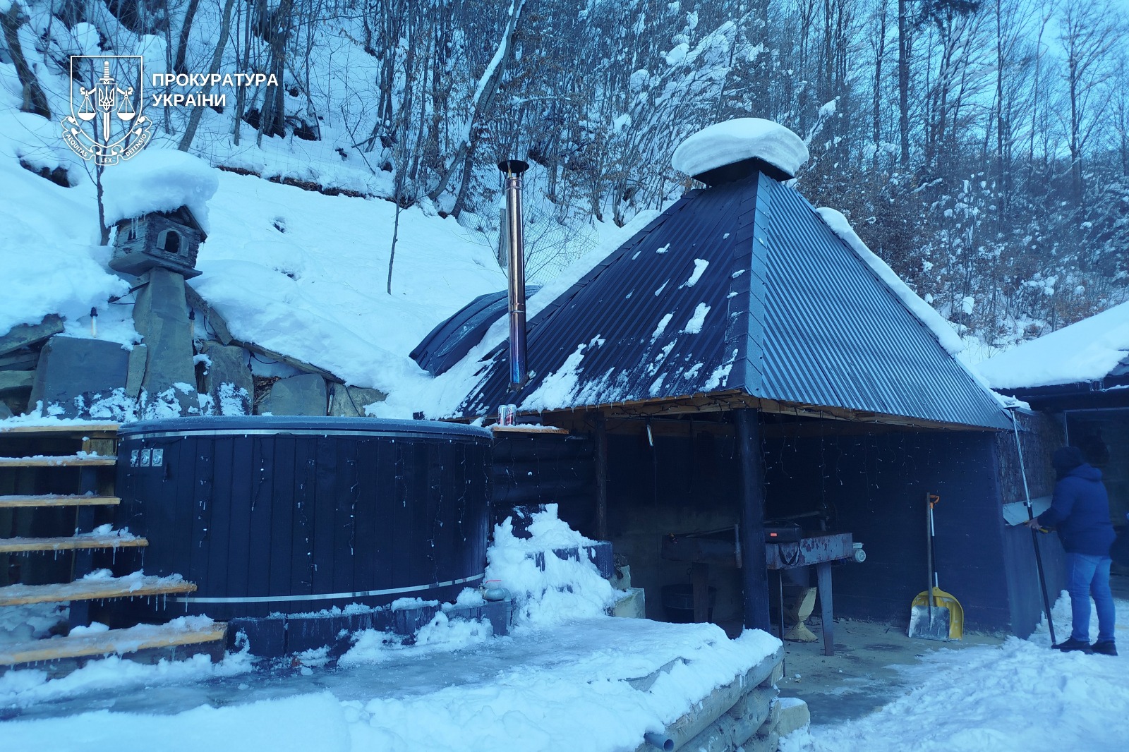 Самовільно збудований садовий будинок