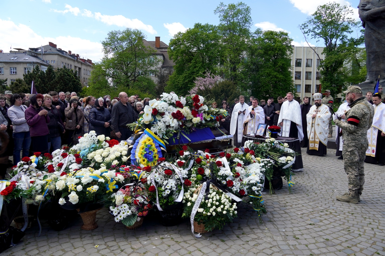 Прощання із полеглим воїном Владиславом Шитіхіним в Ужгороді