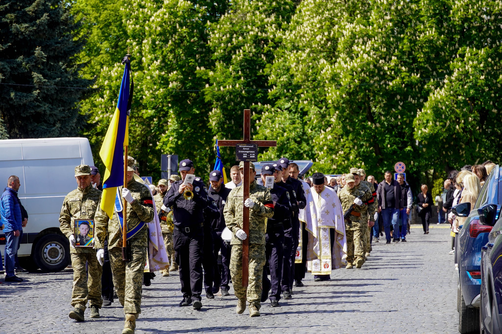 В Ужгороді прощаються із полеглим воїном Артуром Каташинським