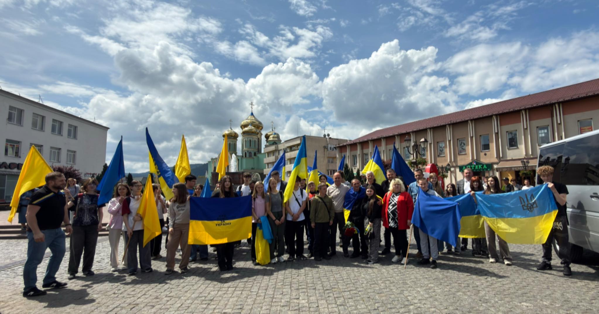 У Хусті зустріли Василя Керестеші, який повернувся з полону