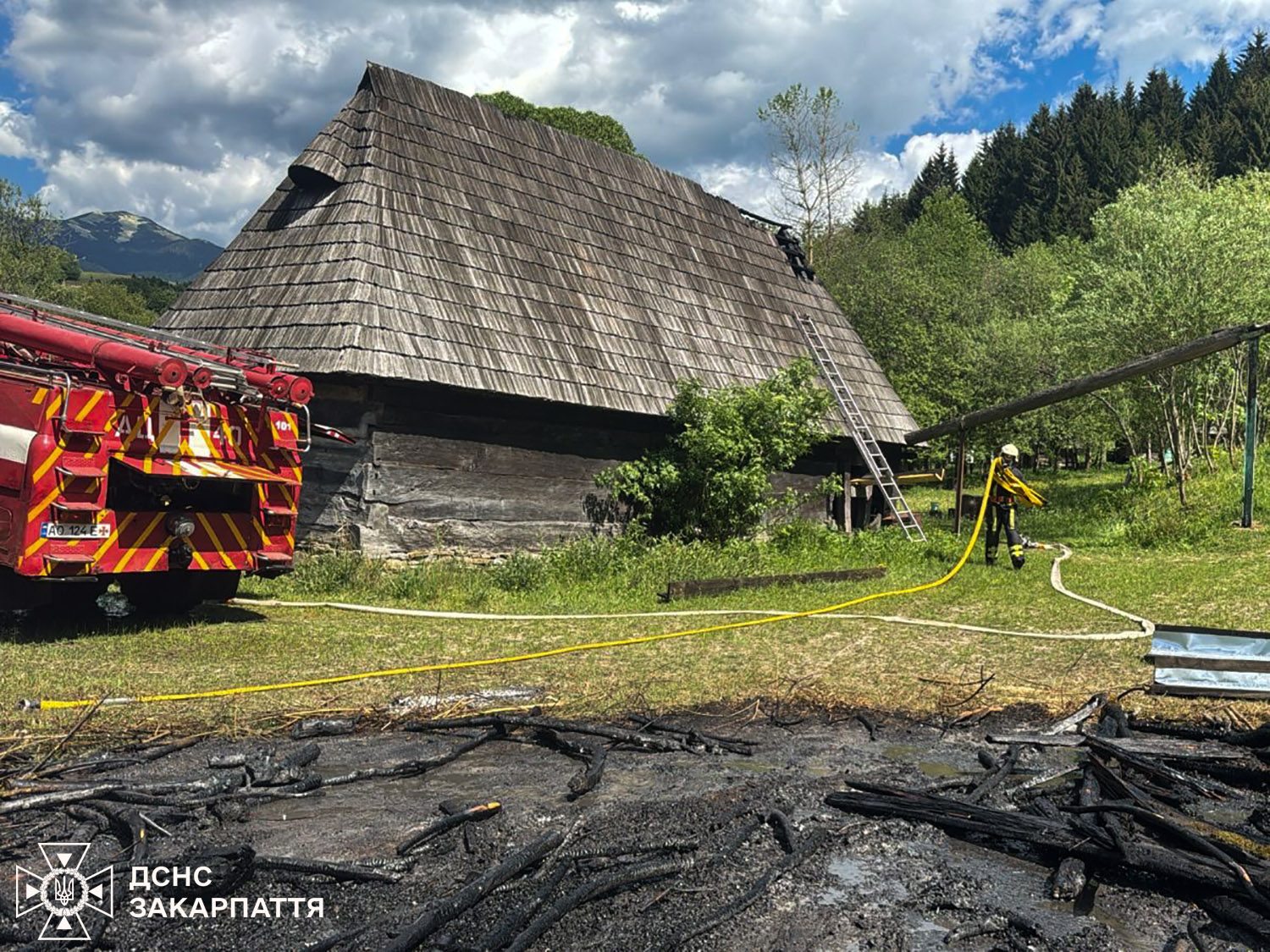 Хата у Старому селі, яка постраждала через пожежу