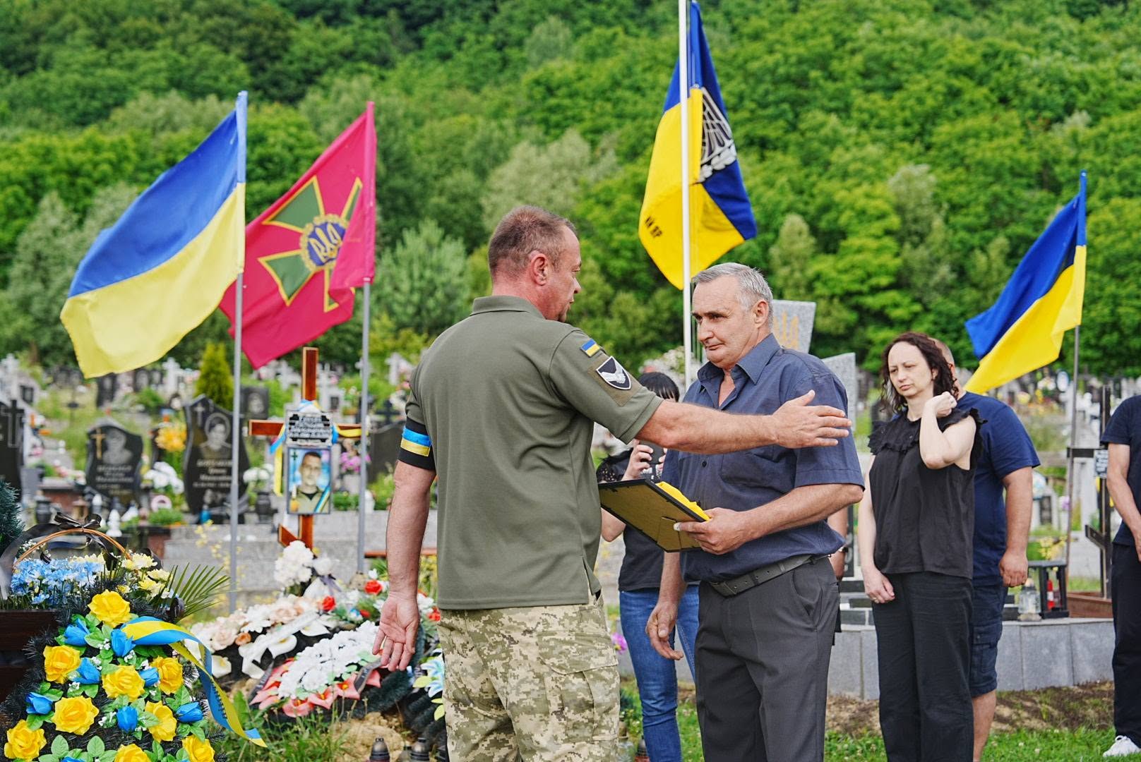 Прощання із полеглим воїном Іваном Ценкнером у Перечині
