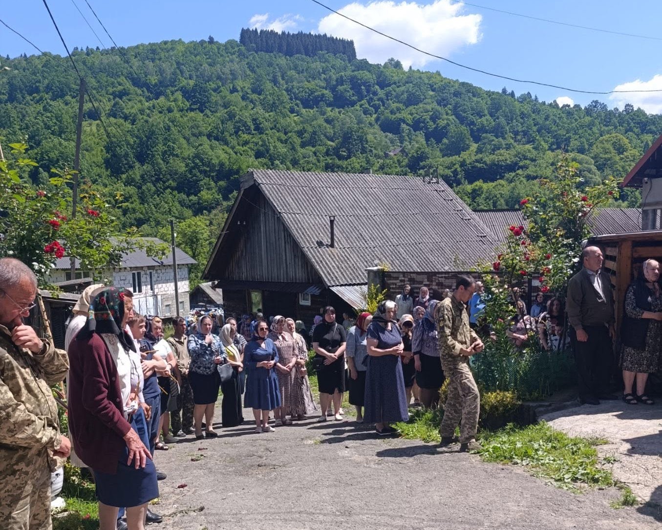 На Рахівщині попрощалися із полеглим воїном Анатолієм Годенчуком
