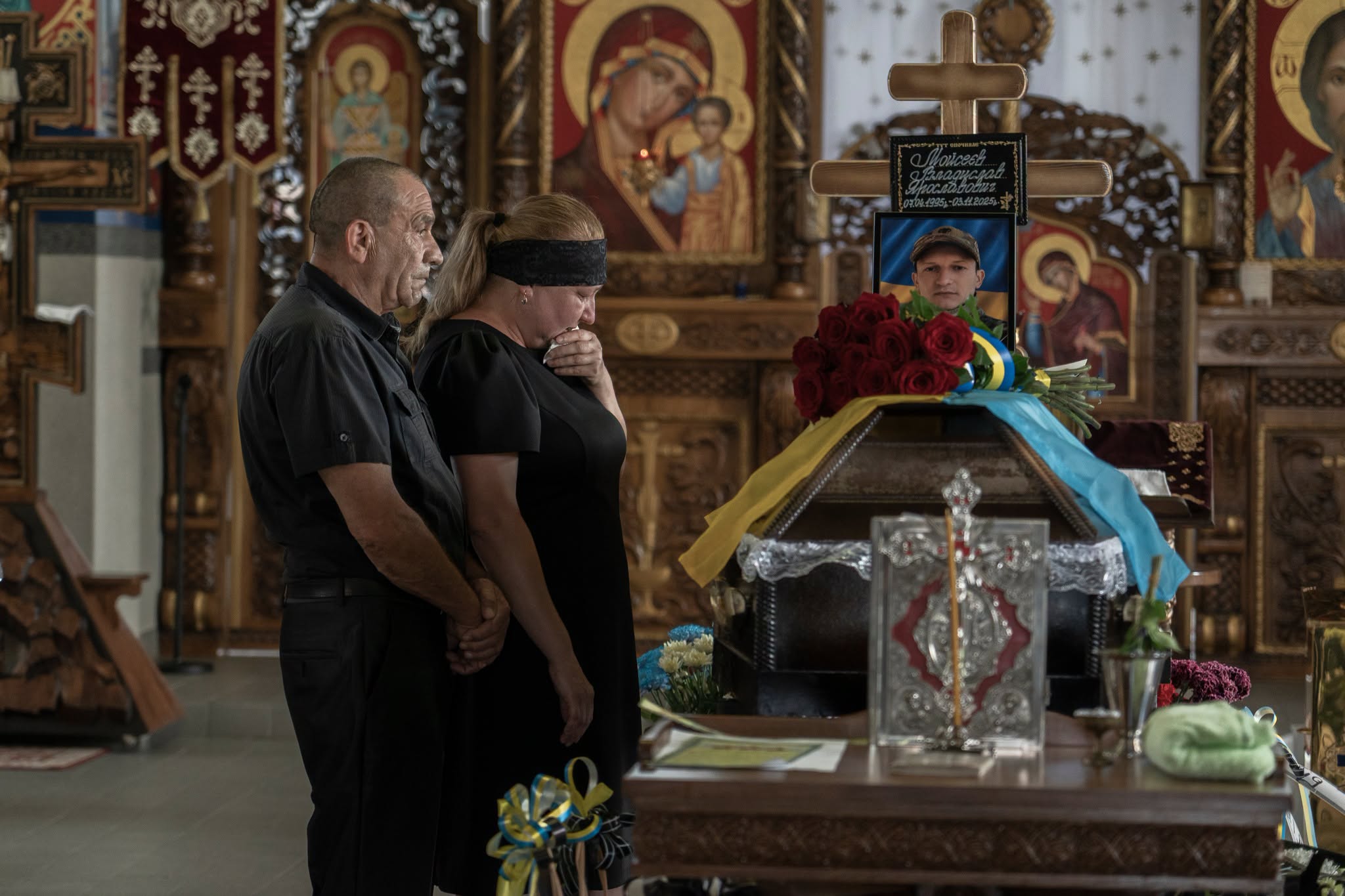Прощання із полеглим воїном Владиславом Мойсеєвим у Мукачеві